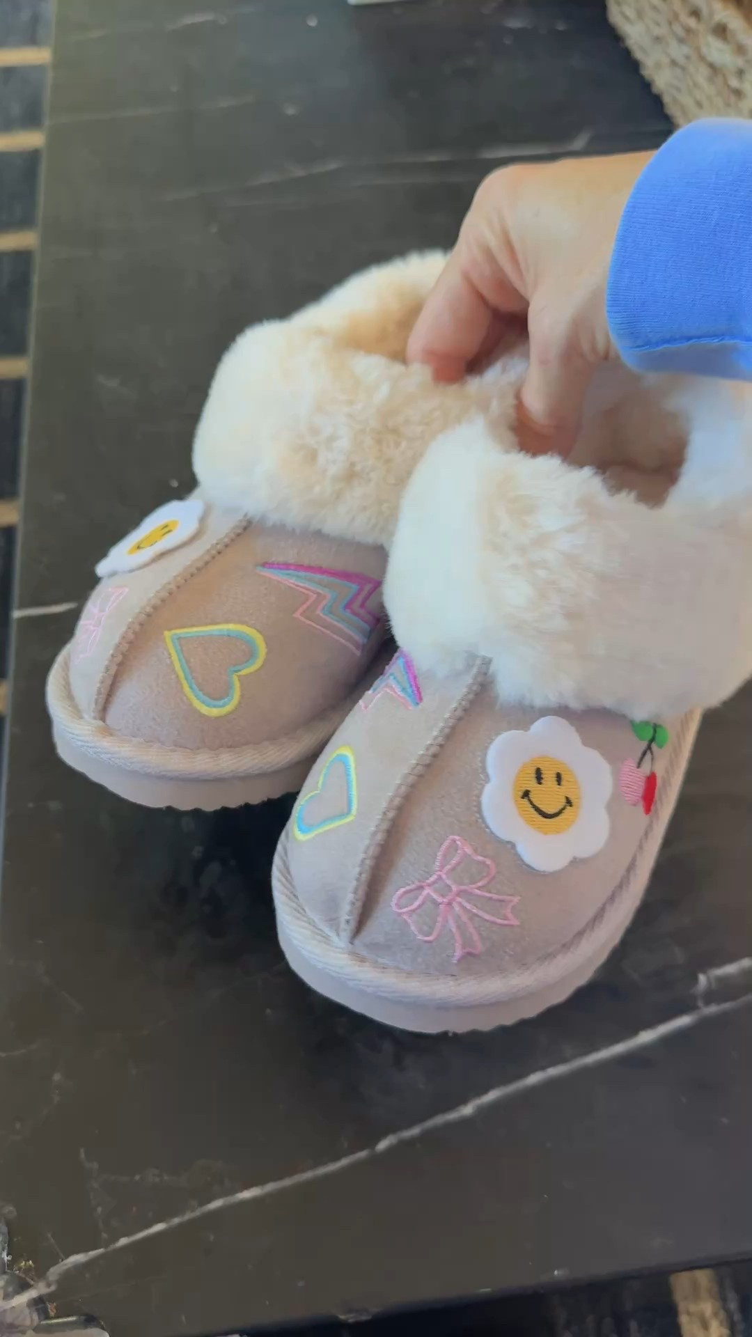 🌸😊💕🍒🌈 girl slippers 

Under $15 — TTS 


#LTKKids