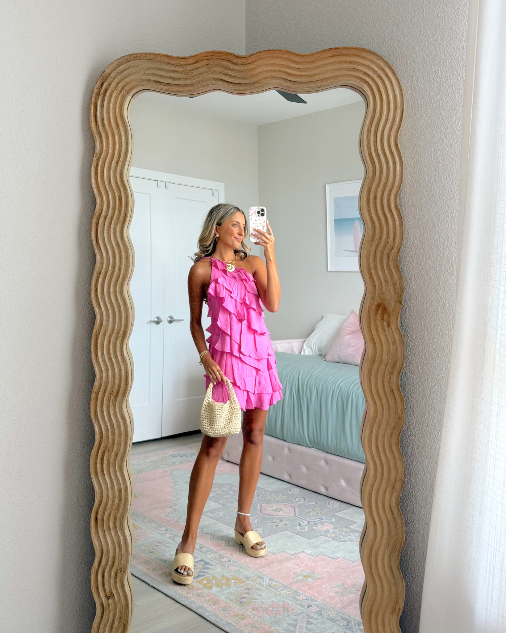 cutest summer vacation outfit! 💕🌴 wearing an XS in this dress 