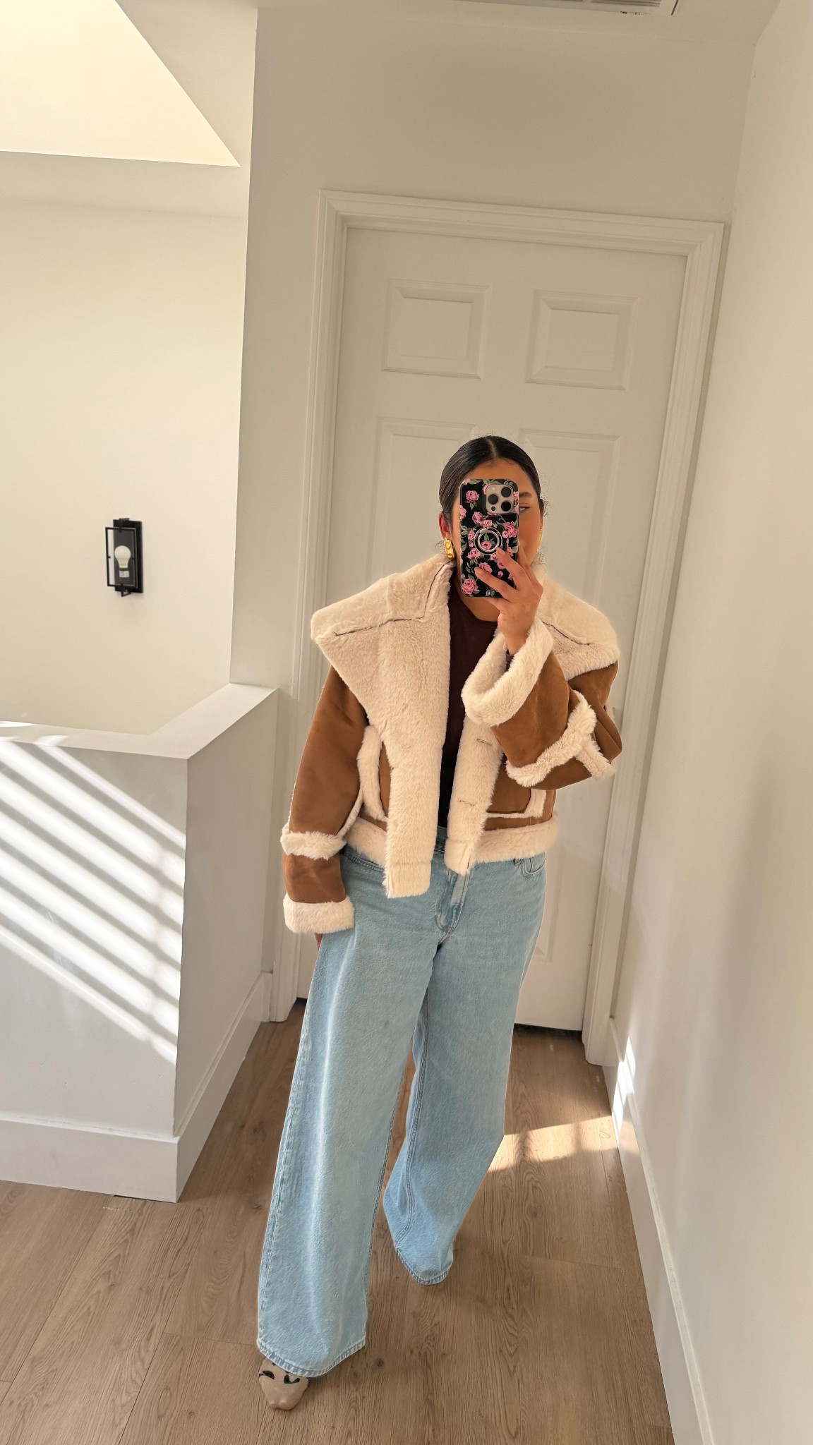 Little outfit of today 💕
Jeans are in a size 28 short 
Jacket size M but it is old ( linked alternatives) 

#LTKootd