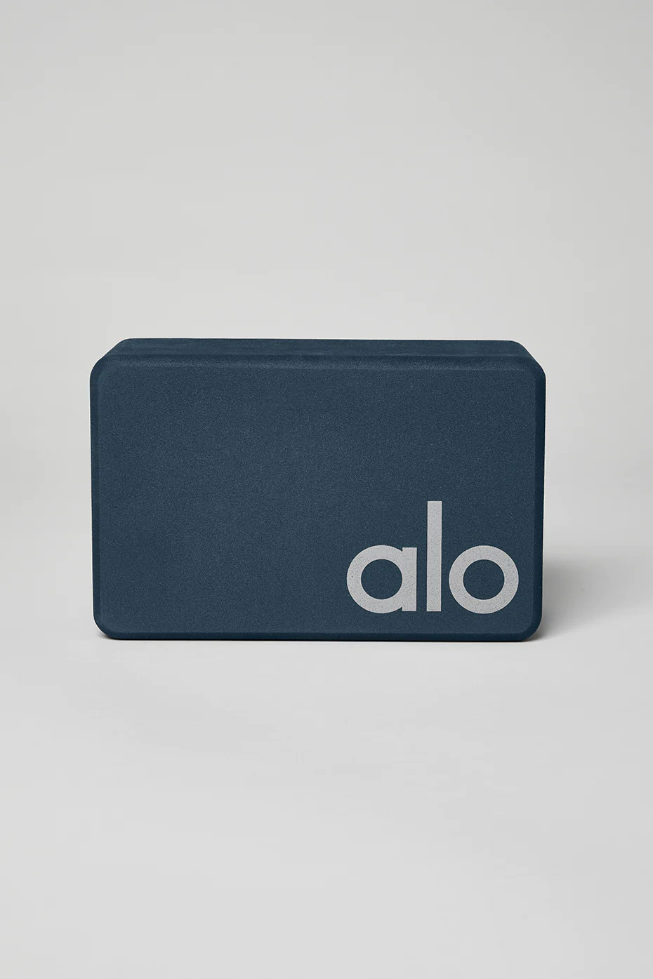 ALO | Uplifting Yoga Block Mat in Eclipse/Silver Blue | Alo Yoga (US)