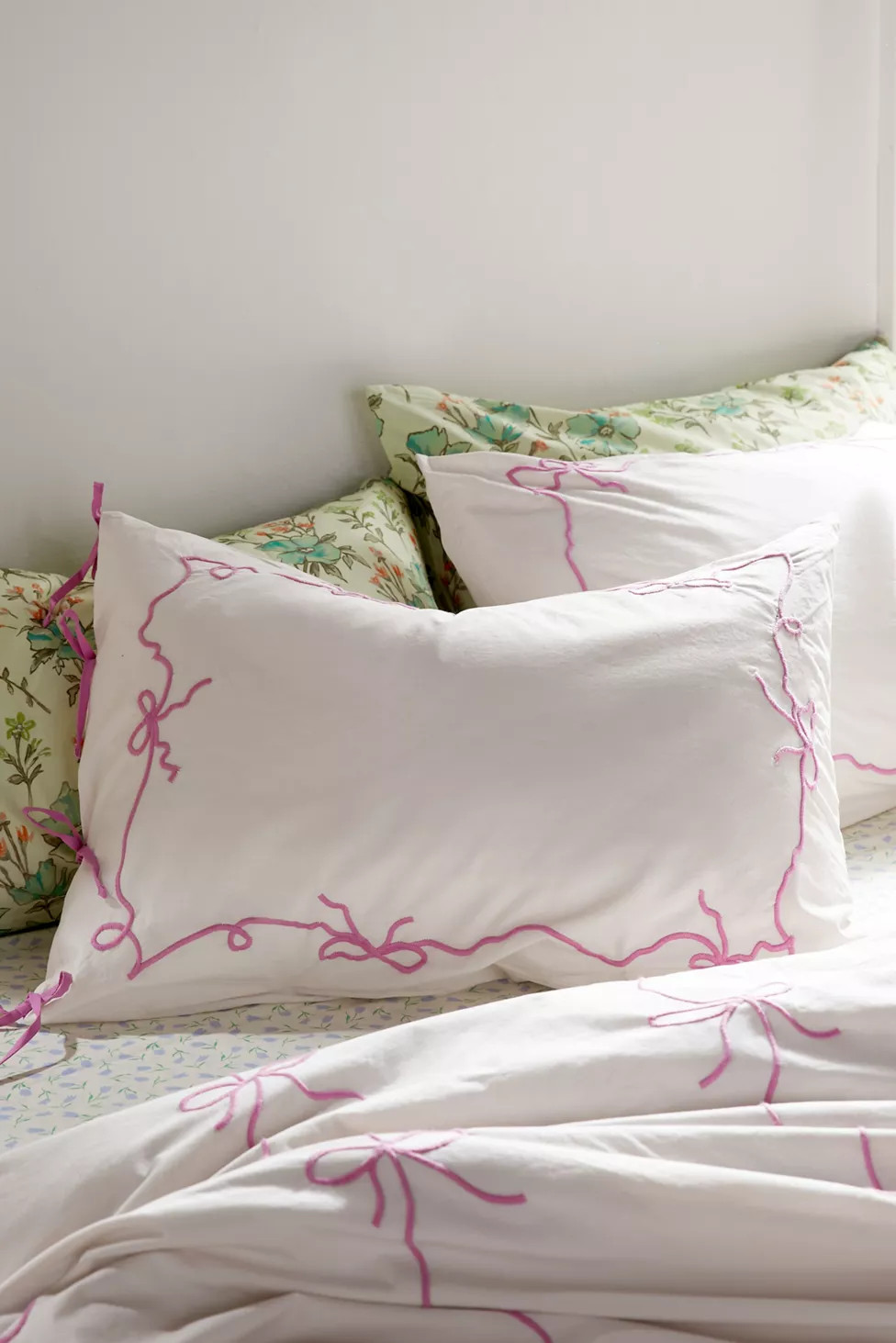 Lacey Bows Sham Set | Urban Outfitters (US and RoW)