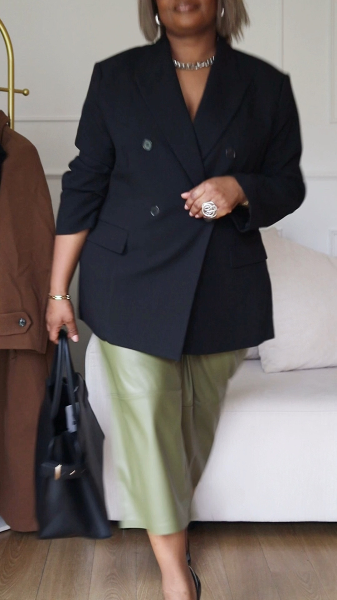 Office Chic Outfit on a Midsize body



#LTKplussize #LTKworkwear #LTKautumn