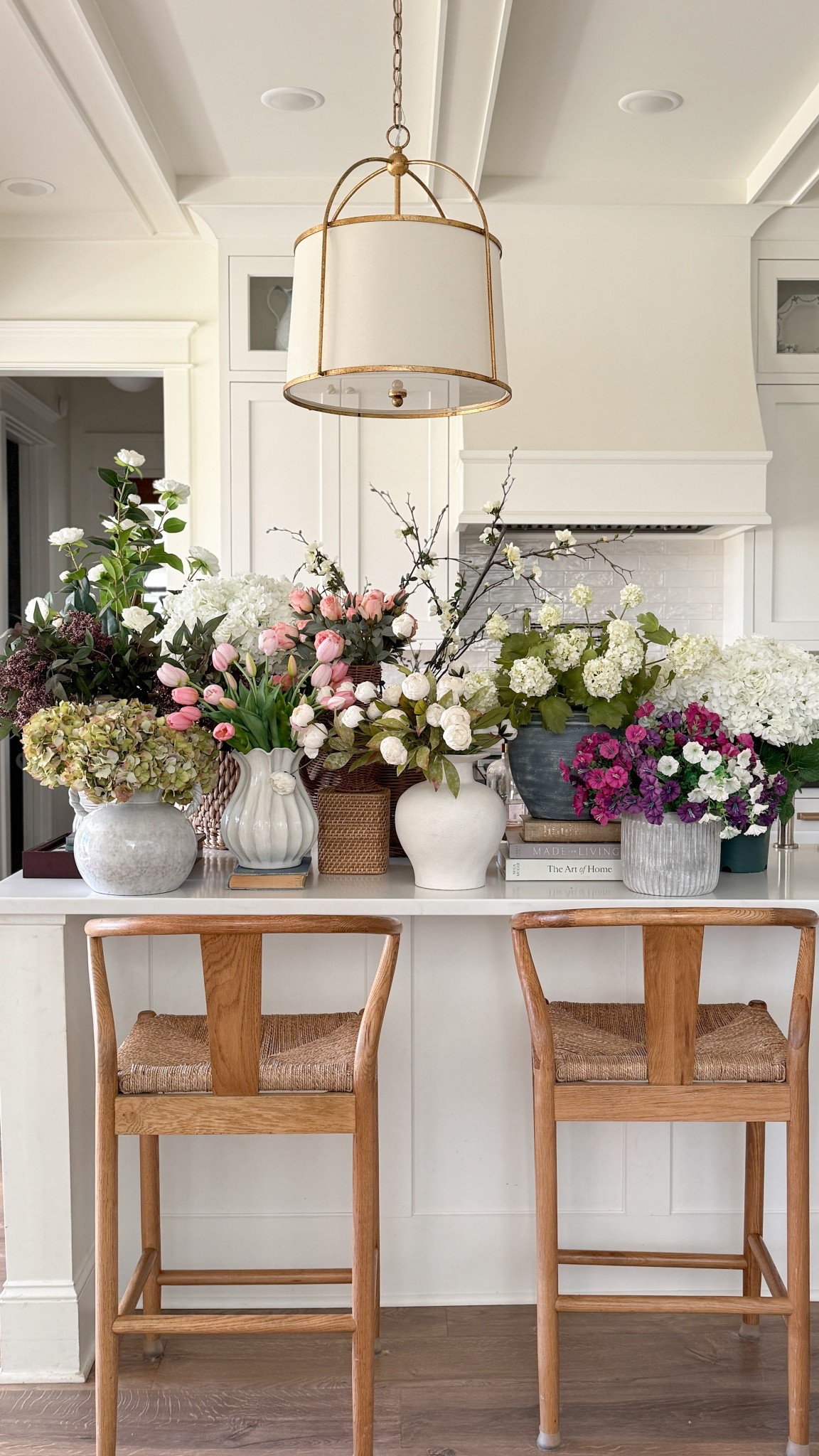 Rounding up all of my favorite spring florals and vases! I love using artificial flowers to bring in that fresh spring feel without the upkeep—and they last all season long.

These are some of my go-to stems and vases for creating simple, beautiful arrangements that make your home feel brighter and more styled.

I’ve linked all my favorites so you can mix and match and create your own spring look.


#LTKSeasonal #LTKHome