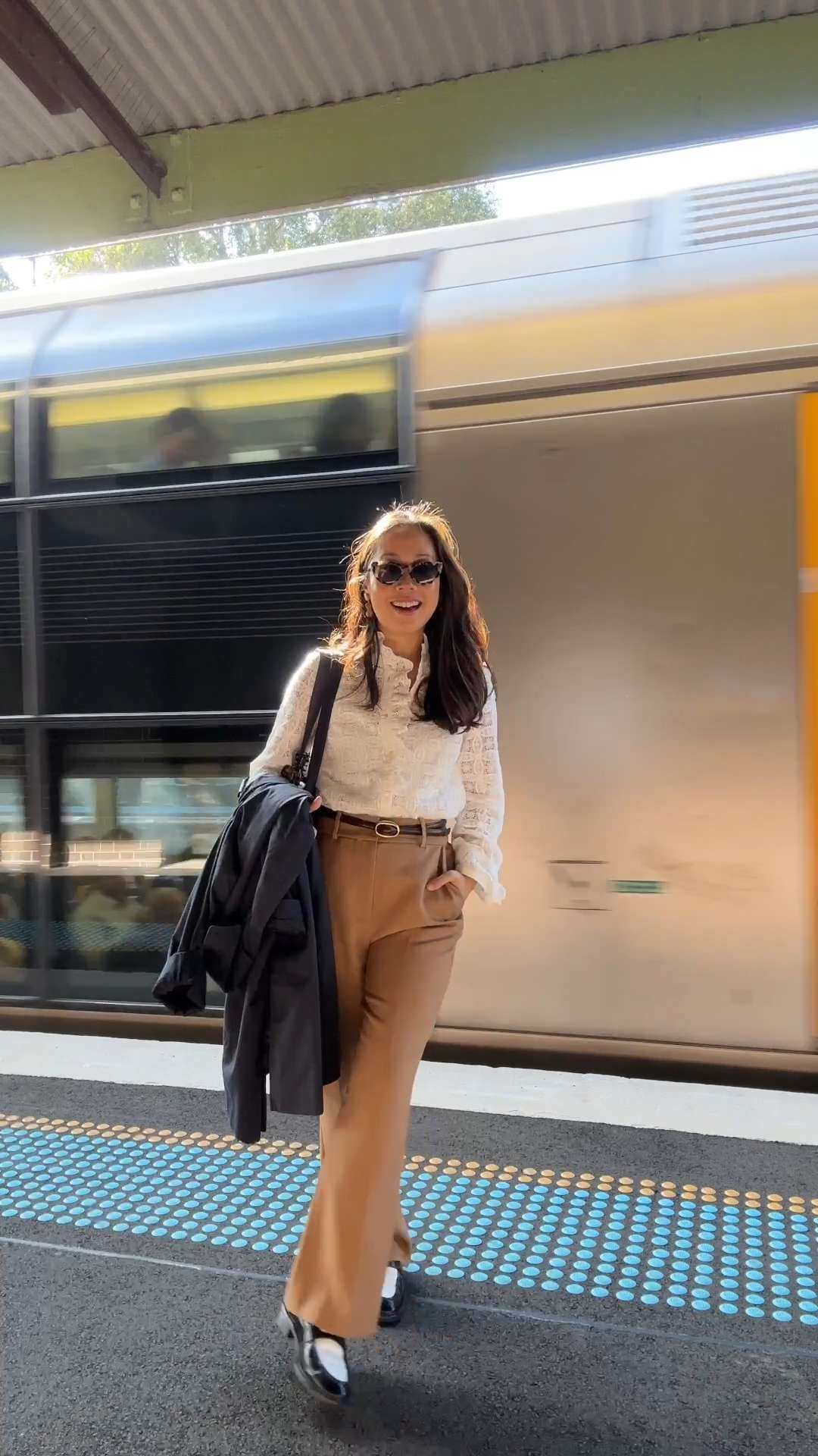 Train station fit check! (sorry for yelling) - my spring OOTD for the office. Wearing a size US 4 / UK 8 in my shirt 

 

#LTKspring #LTKworkwear #LTKstyletip