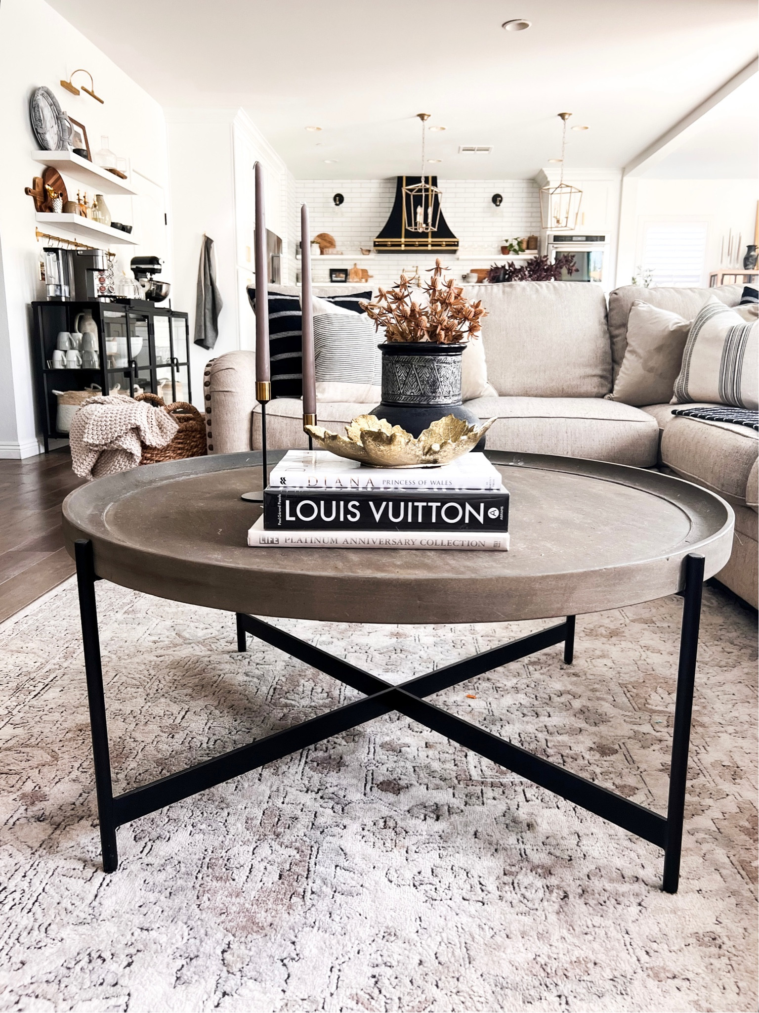 Fall coffee table 

Round coffee table
Coffee table books
Fall living room
Fall decor
Maple leaf decor
Fall accents
Fall home 

#LTKSeasonal #LTKhome #LTKSale