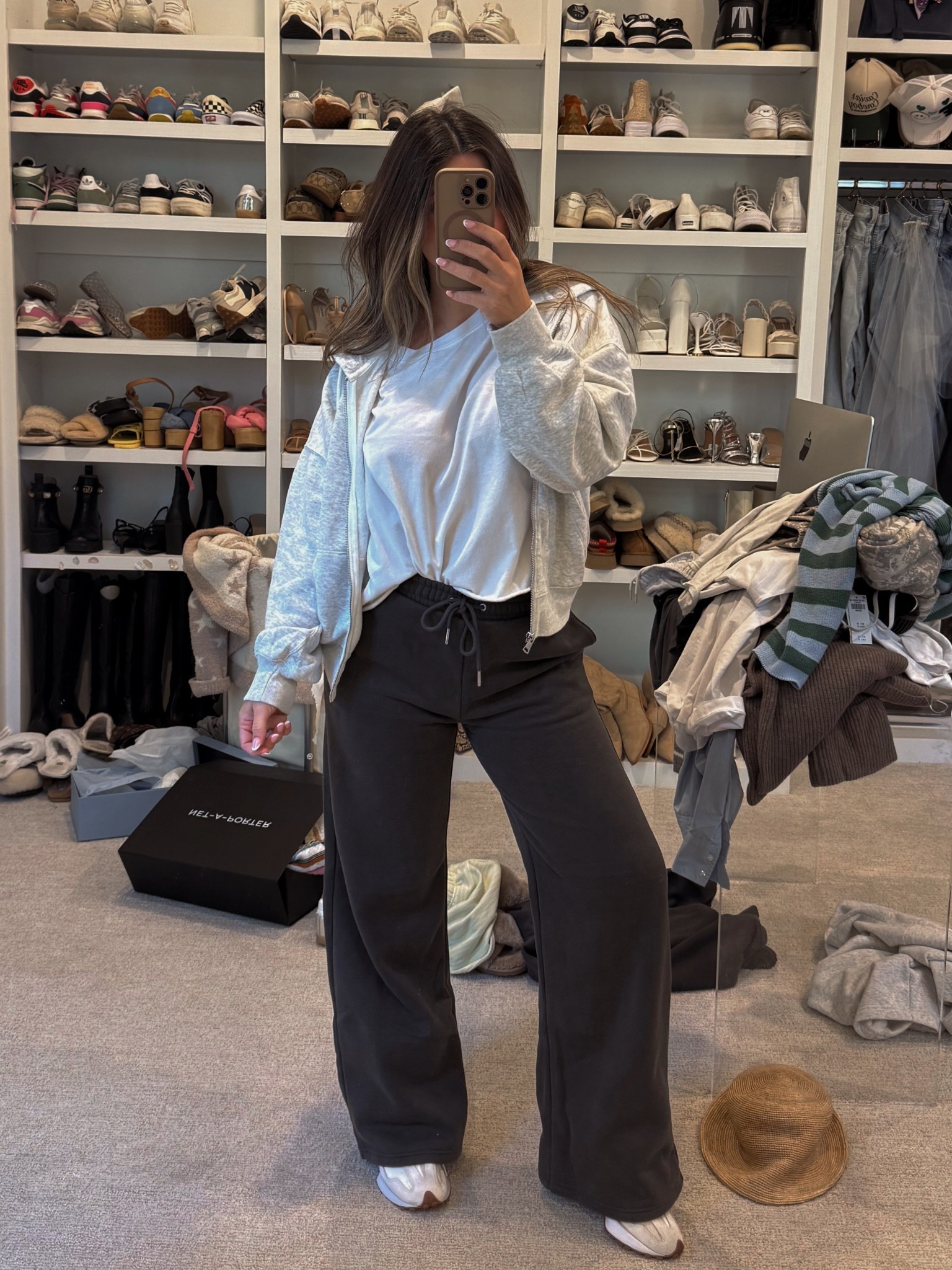 comfy outfit 
Postpartum outfit 

Small regular in sweats
Medium in zip up 
