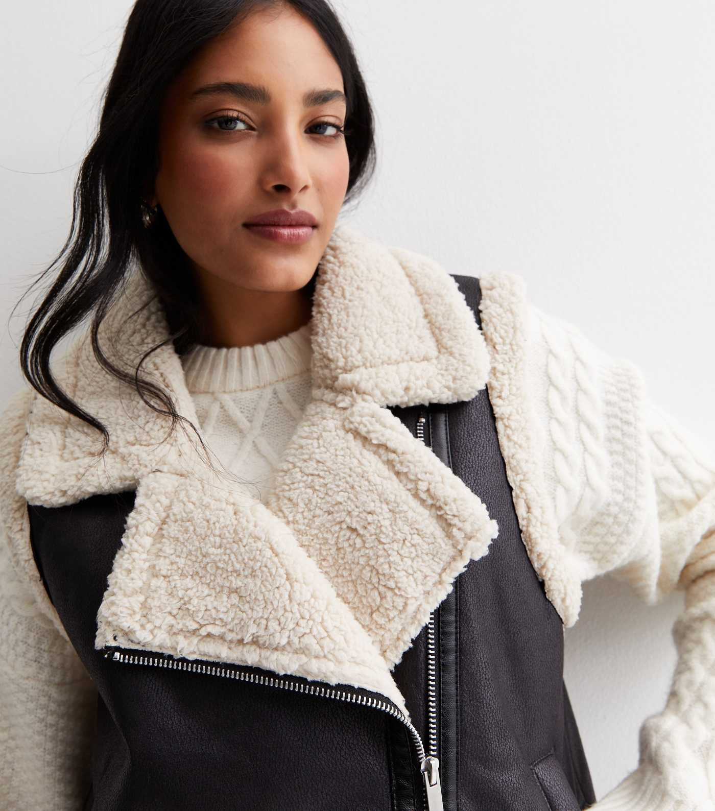 Black Borg Trim Aviator Gilet
						
						Add to Saved Items
						Remove from Saved Items | New Look (UK)