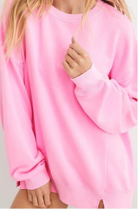 Pink oversized sweater 


#LTKstyletip #LTKfindsunder50 #LTKSeasonal