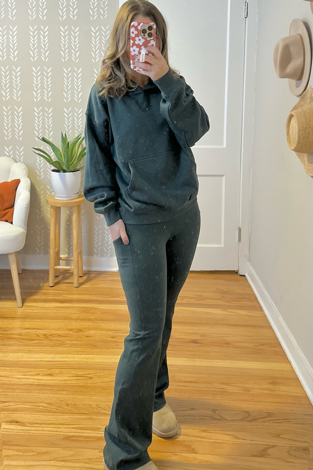 sweatshirt: small
pants: small short

#LTKGiftGuide #LTKActive #LTKFitness