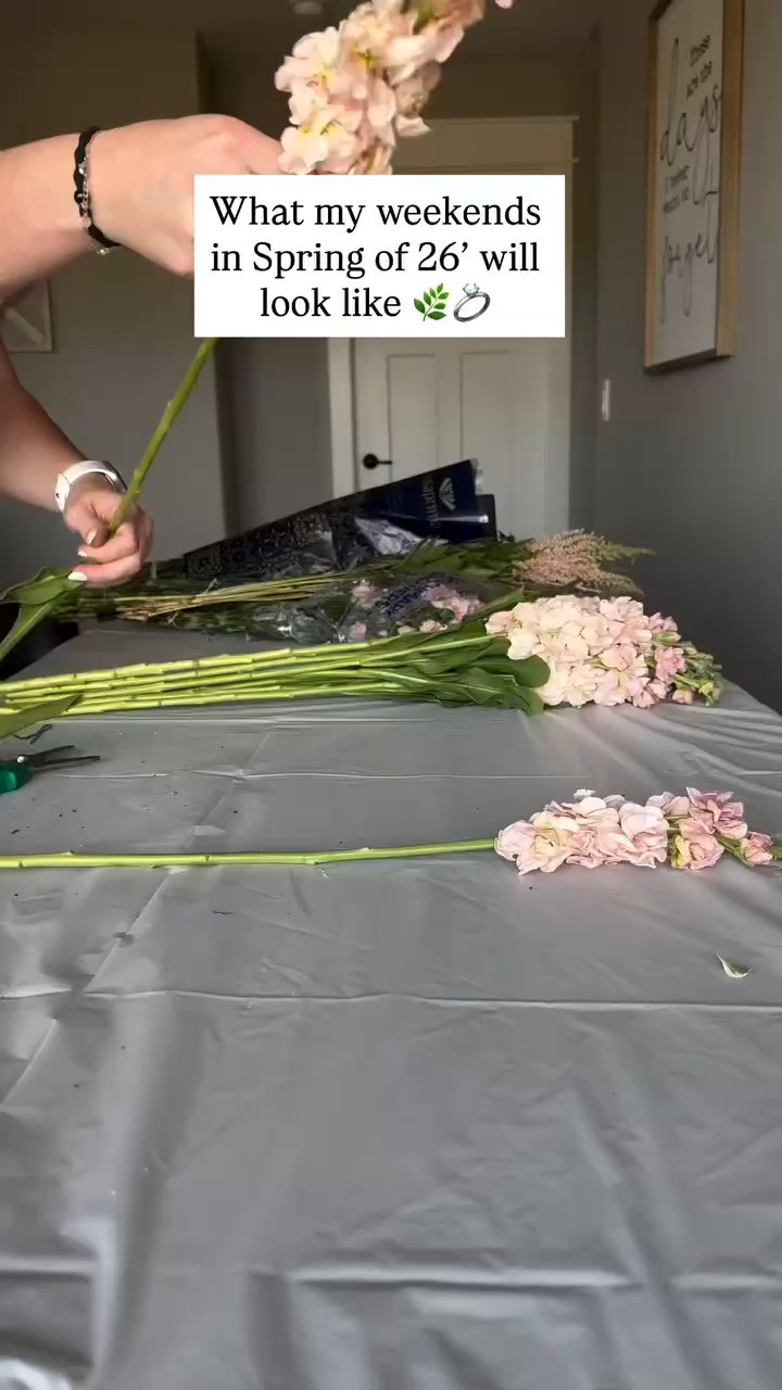 Wedding season in full swing!🌷 

 