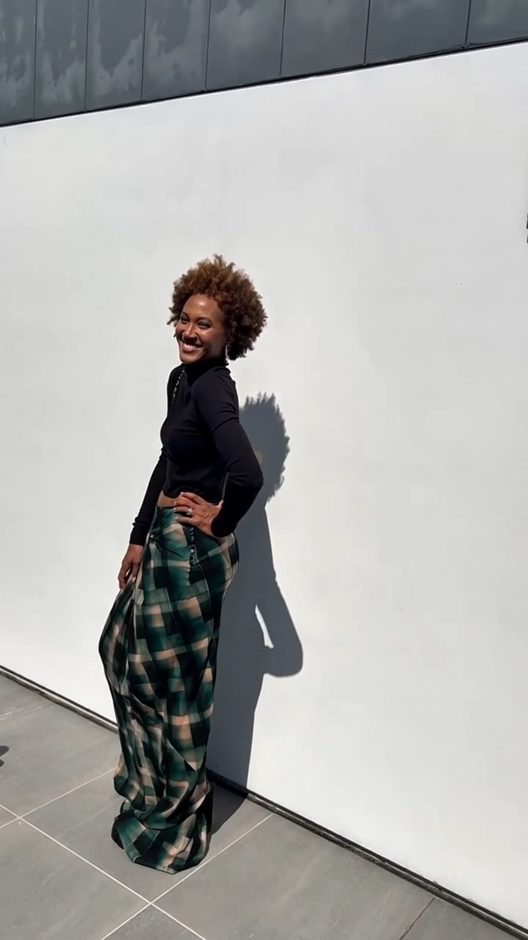I’ve never really embrassed my outtie navel, but I guess here I’m kinda doing it. Go me! Also plaid is on trend right now. Make it sexy. 
.
.
.
.
#driesvannoten #eterne #ootd #stylist #wardrobestylist #personalshopper #personalstylist #quietluxury #datenight #embraceyourflaws 
#funwithfashion #daytonight #actorwithstyle
