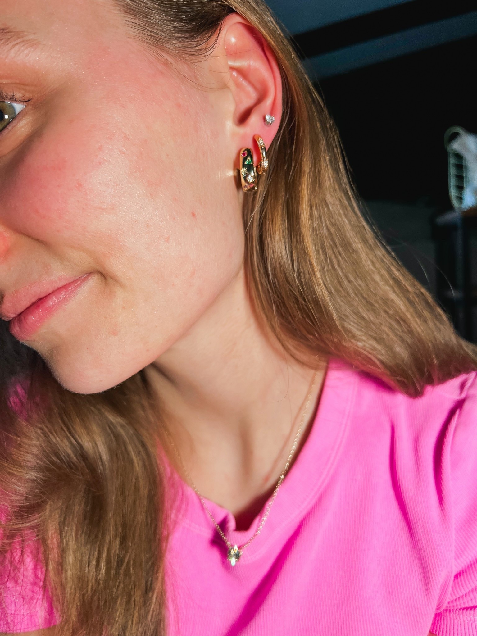 Gold huggie earrings and super simple necklace! Loveeee!!!

#LTKBeauty #LTKStyleTip #LTKFindsUnder50