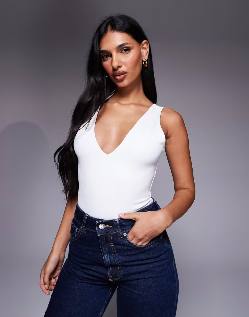 Good American sculpting v neck bodysuit in white | ASOS (Global)
