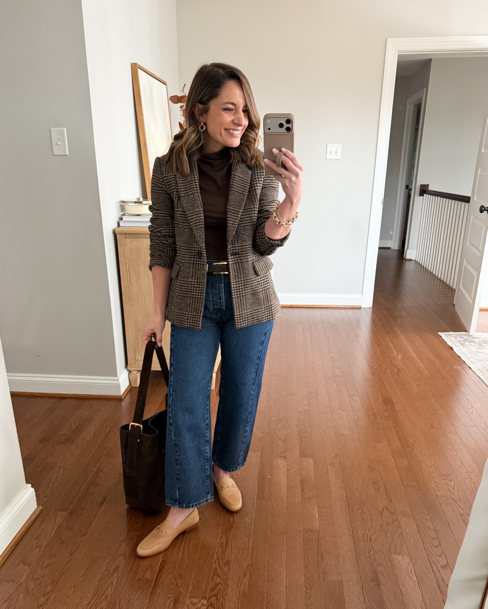 Extra 30% Off sale at Madewell through the end of today! 

The pieced barrel jeans are included as well as a few really great bags. 

The jeans are true to size, I wear petite 24



#LTKPetite