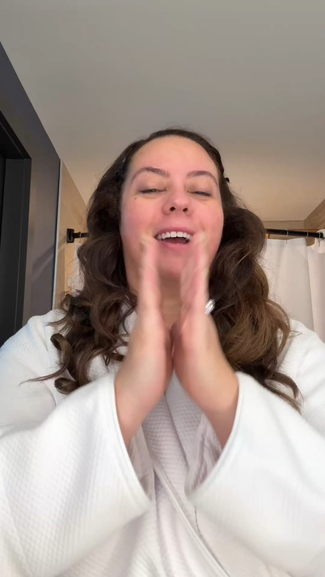 what I learned from a professional makeup artist from e.l.f. cosmetics (you can do it at home!) 💁🏻‍♀️ #elfpartner

#LTKBeauty #LTKgrwm