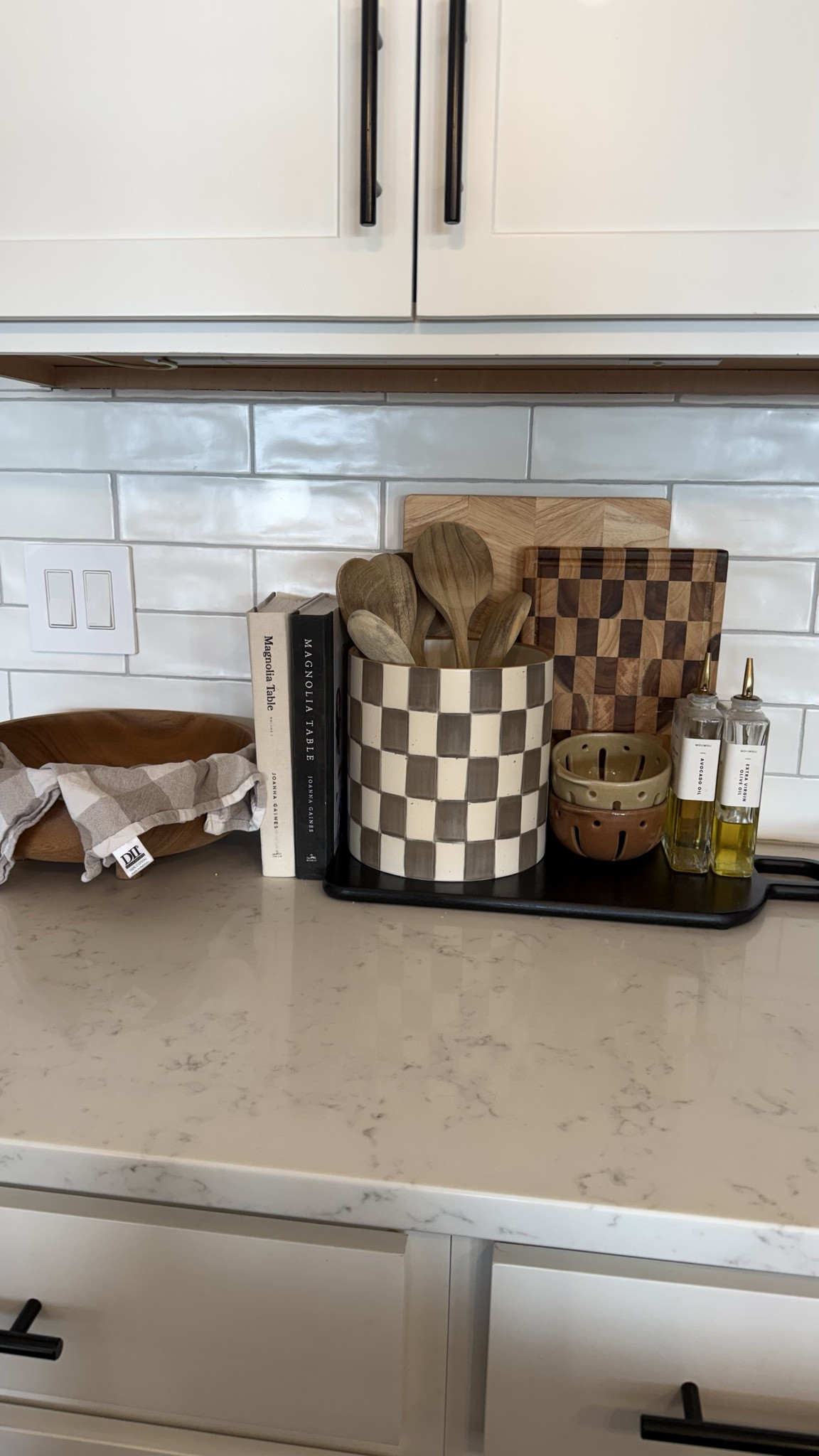 Kitchen styling for the checker loving girly 