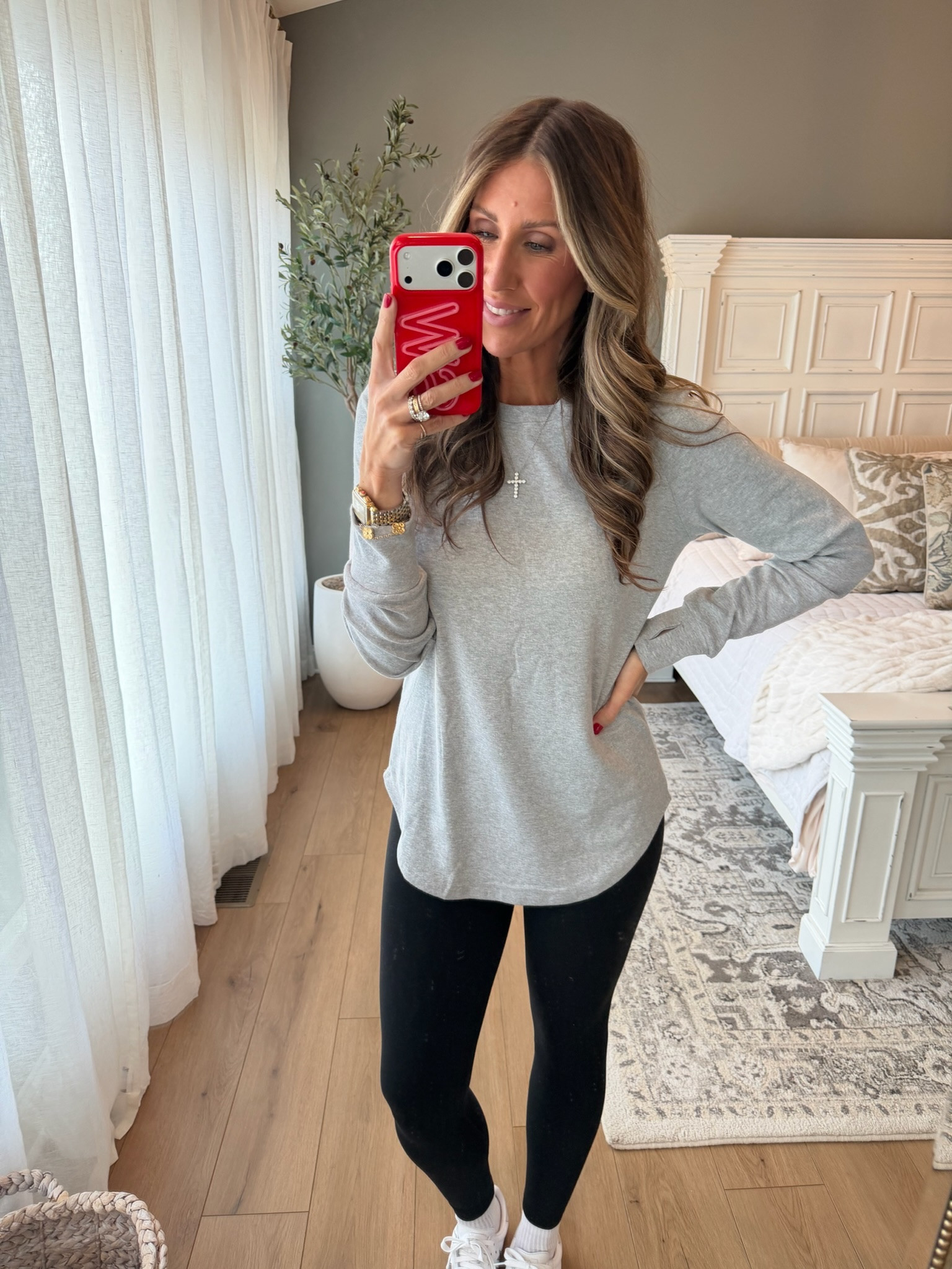 Cute and casual style!! Love how soft and effortless this looks. Perfect for on the go. Cute outfits mom life on the go casual style outfit of the day cute everyday wear women’s fashion mom approved themominstyle 

#LTKmomlife #LTKdayinmylife #LTKootd