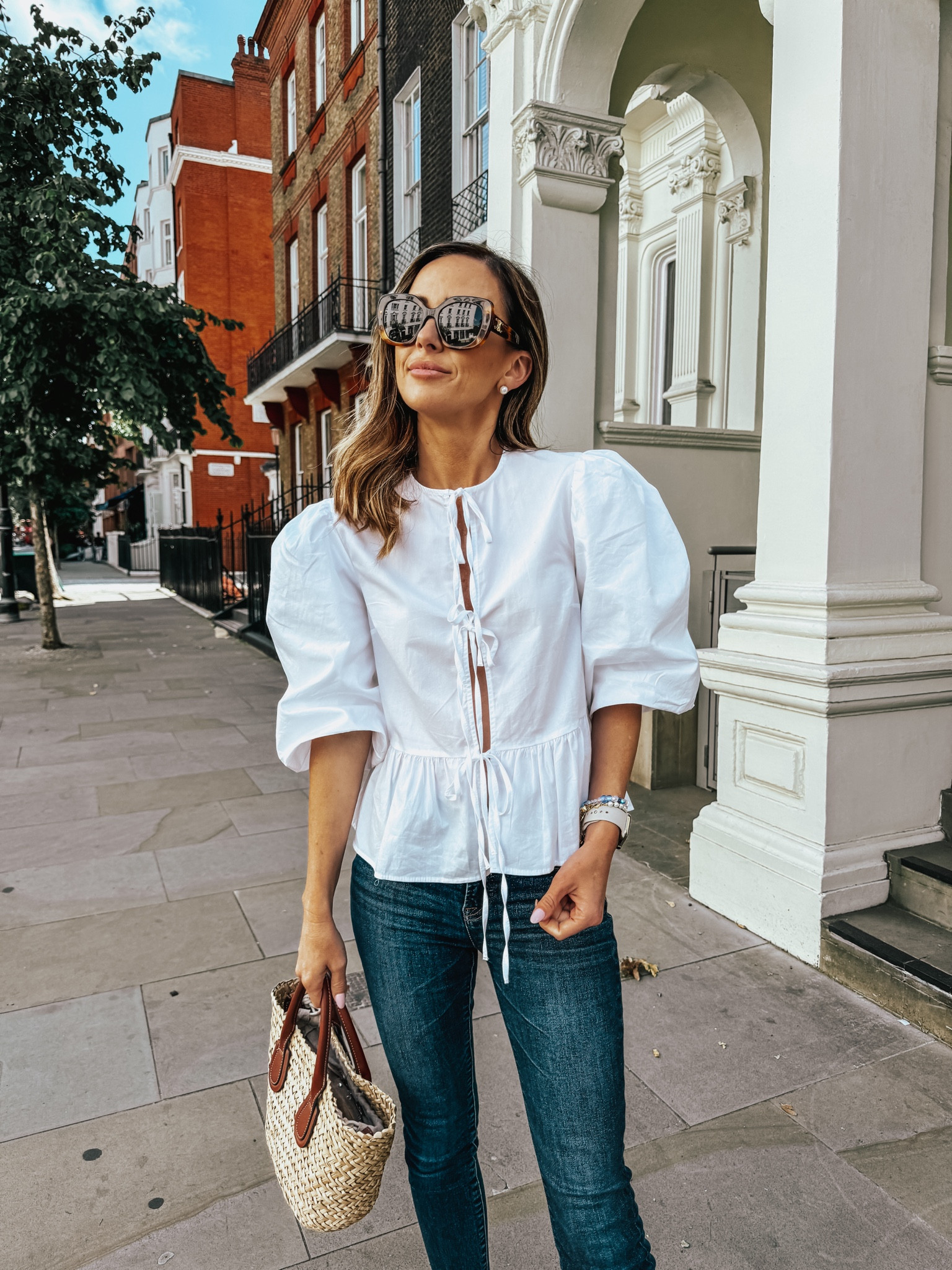 todays outfit of the day, white puffy sleeve top, white tie top, white blouse, skinny jeans 