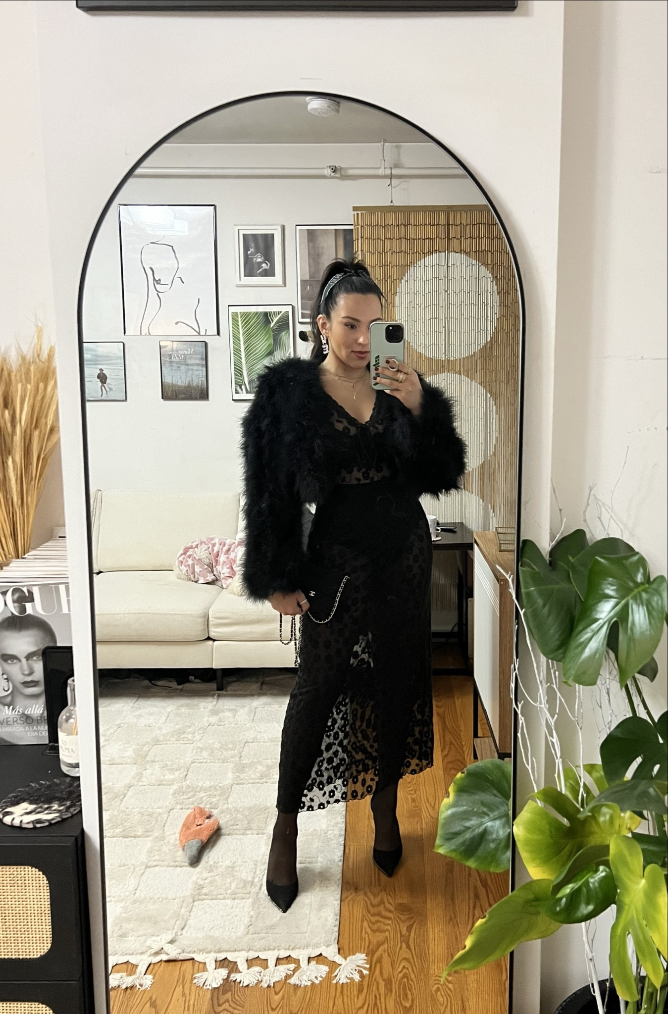 Holiday outfit in full effect 💫🎄 sheer but classy 