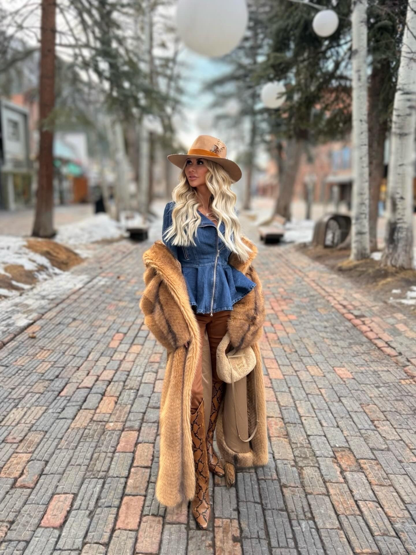 Wearing this gorgeous @lagence denim peplum jacket & coated jeans from their Spring collection. Paired it with my favorite maxi fur coat @thefrankieshop as well as snake skin @staud boots . Cozy & chic mountain look but make it Spring. 

#LTKSpringSale #LTKgrwm #LTKootd