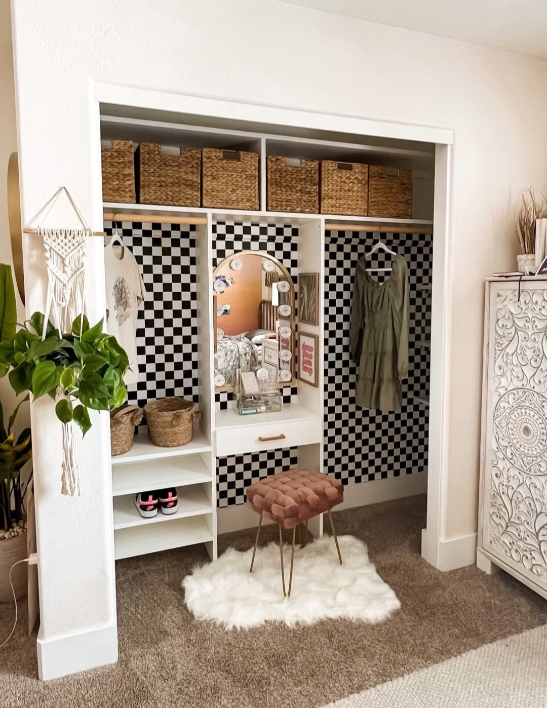 Mood board to real life closet! Teenager closet. 