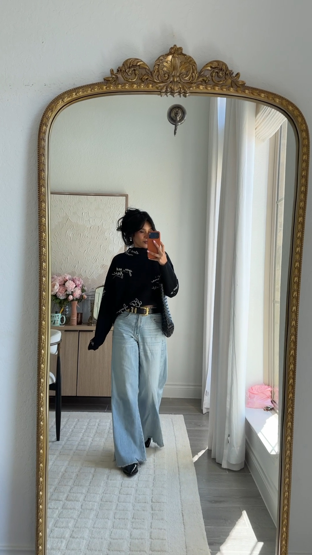 Today’s outfit

Jeans: wearing size 25, they run big so I recommend going down a whole size
Sweater: wearing size S


#LTKootd #LTKPetite