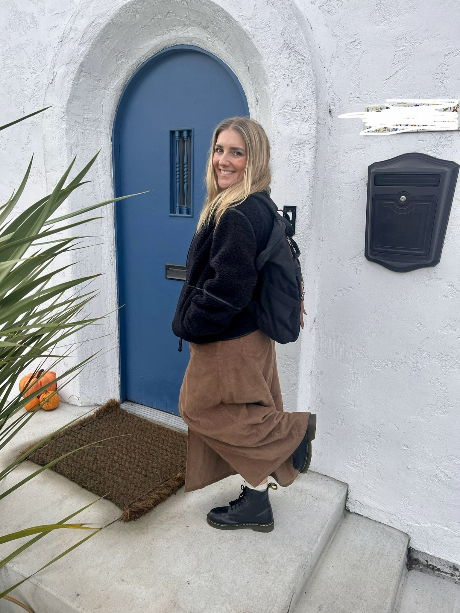 Free people skirt, Sherpa jacket, work outfits 