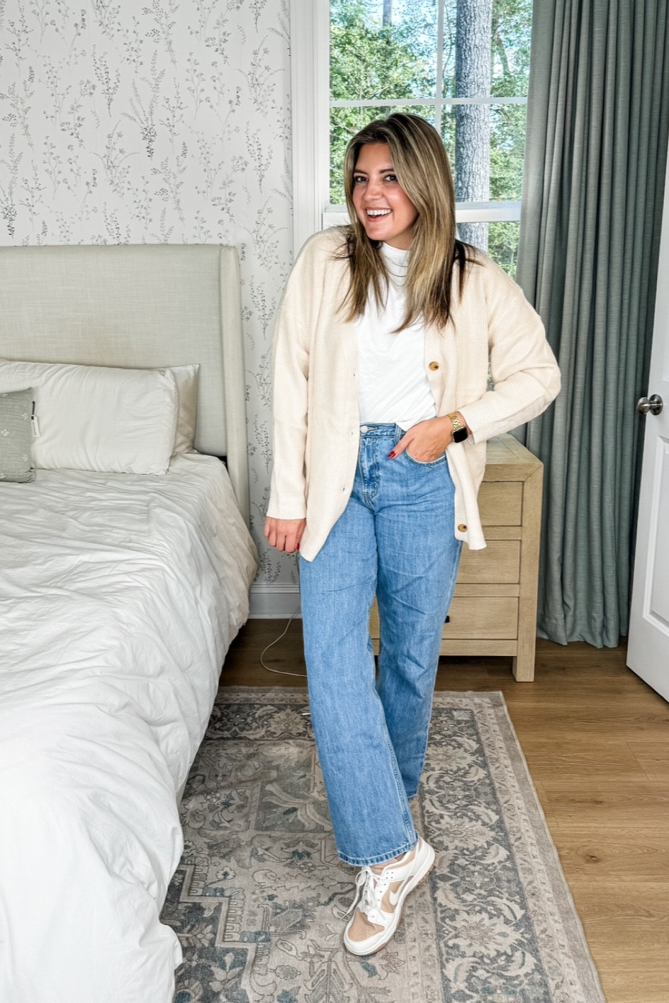 Outfits I wore this week! Casual fall outfit ideas. Long cardigan outfit. Oversized cardigan in a medium. Everything fits true to size. 