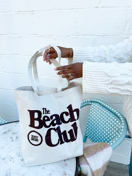 Cute aesthetic bag, cute beach bag, aesthetic bag

#LTKGiftGuide #LTKstyletip #LTKitbag