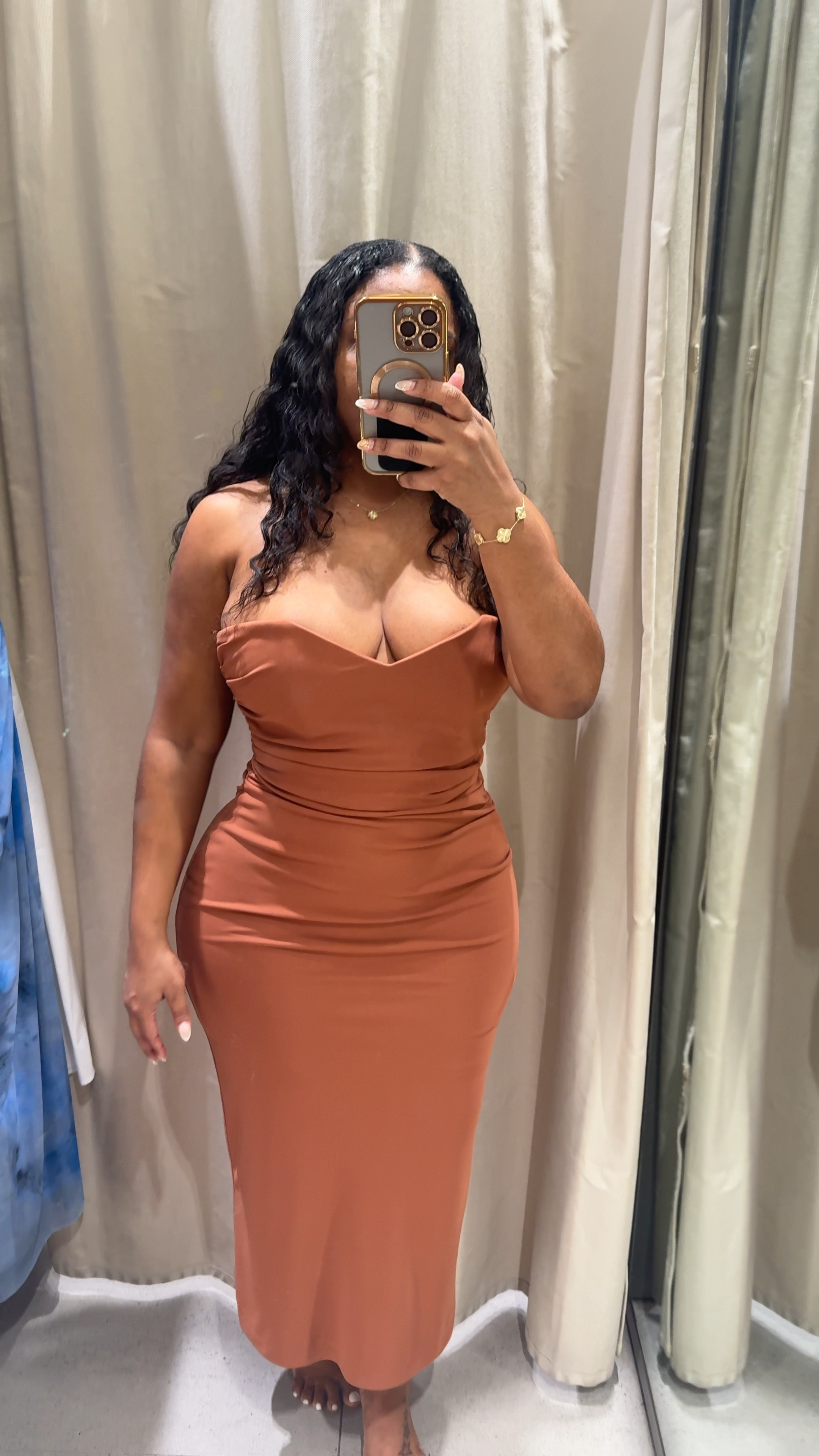 Valentine's Day Outfit Zara 

STRAPLESS MIDI DRESS 

Wearing a size medium 
Has great stretch. 

#LTKMostLoved