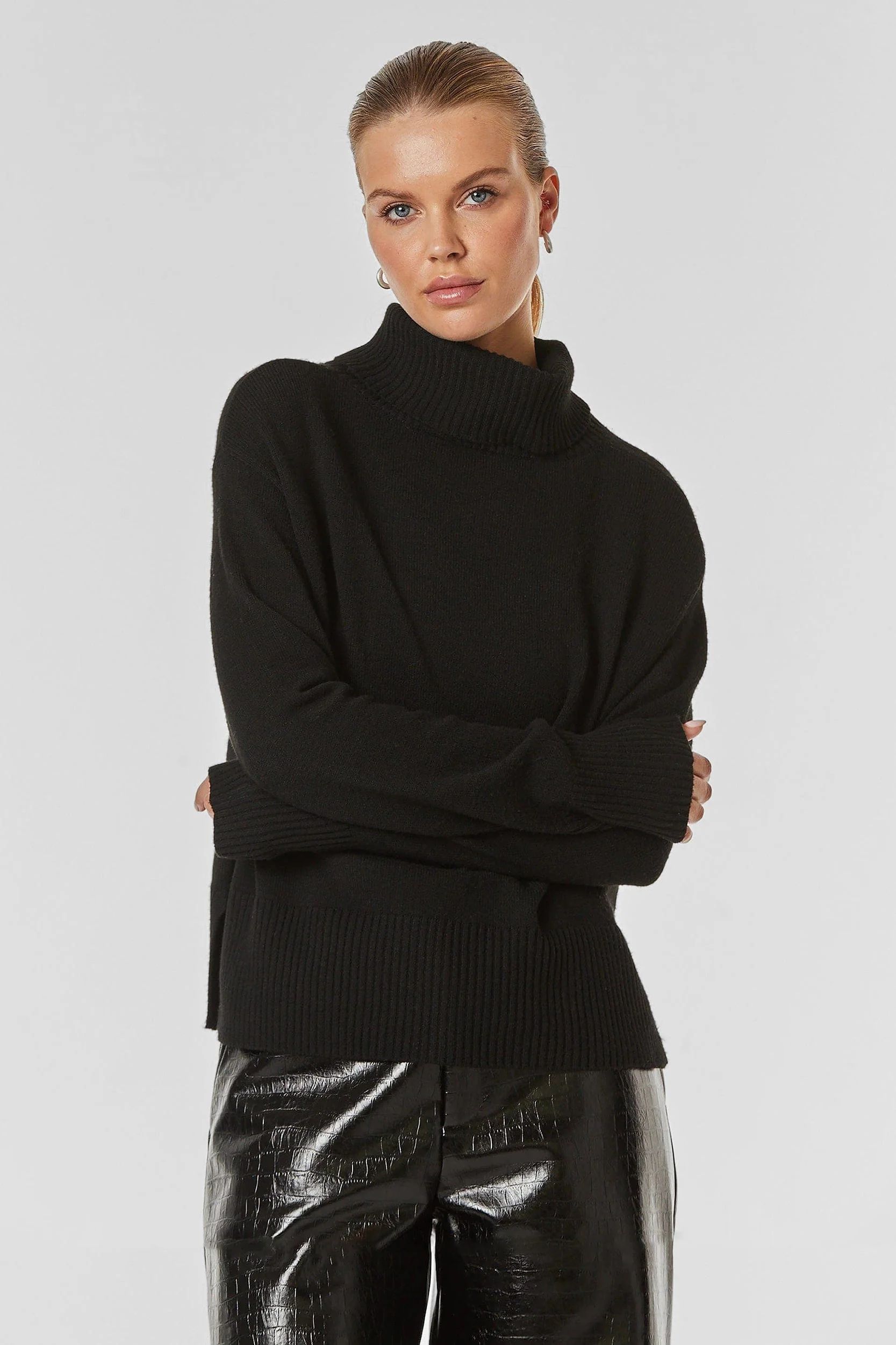 Gia Oversized Sweater - Black | The Noli Shop