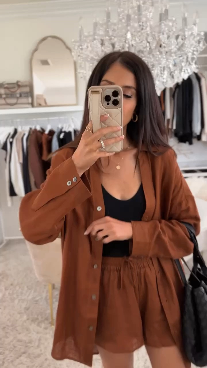 I'm just shy of 5-7" wearing the size small top and XS shorts. Pool side style, vacation style... #StylinByAylin #Aylin

#LTKstyletip #LTKbeauty #LTKVideo
