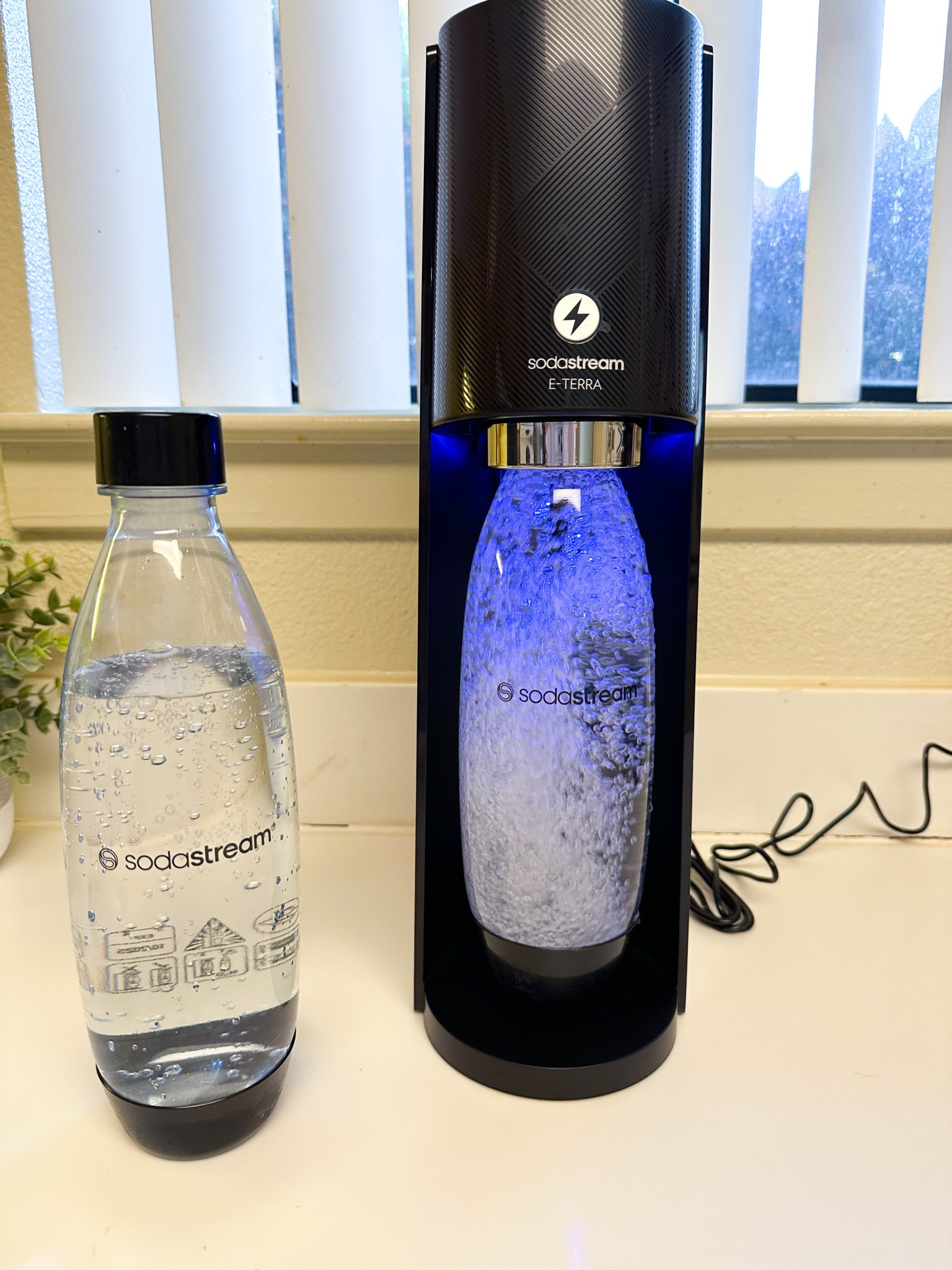 Making my own bubble drinks. 😍 #target #sodastream #soda #sparklingwater #kitchenhelper #kitchen #amazon #walmart 

#LTKGiftGuide #LTKFind #LTKhome