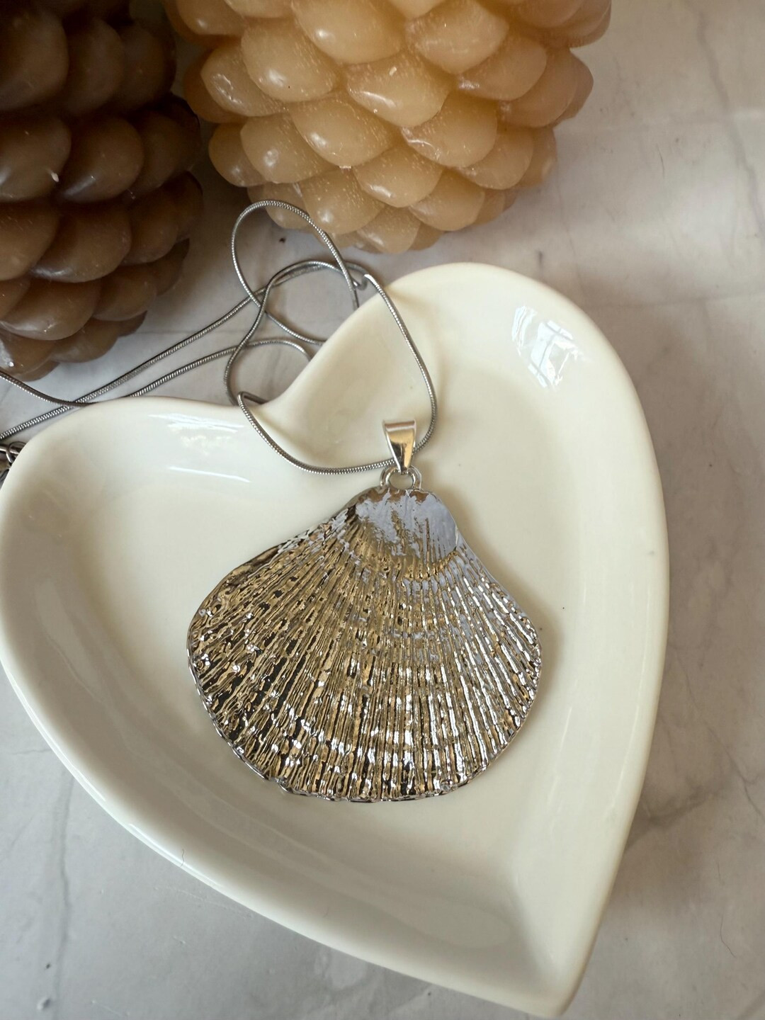 Silver Shell Shaped Pendant Necklace - Etsy | Etsy (US)