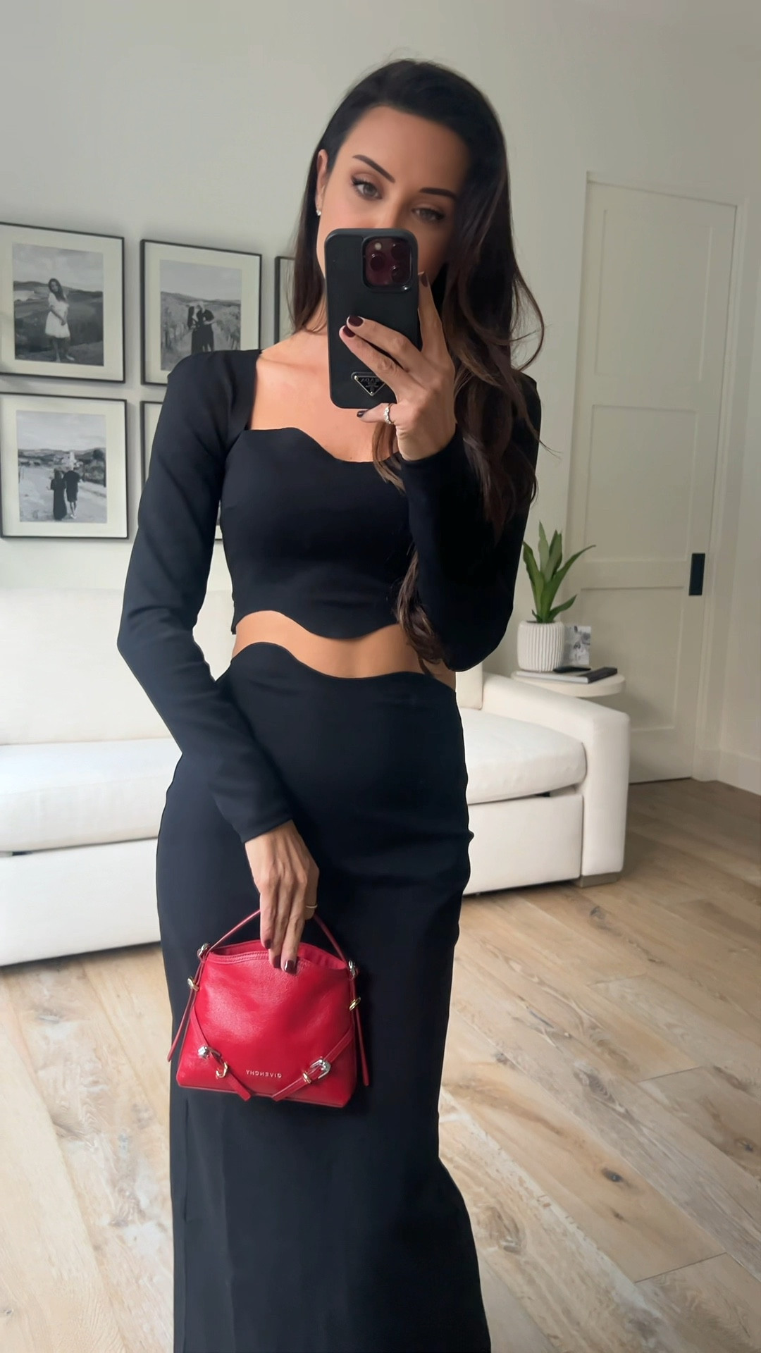 The mini bag I’ve been wearing on repeat! Comes in several colors and with a cross body option as well #saks #sakspartner @saks

#LTKItBag #LTKStyleTip #LTKOver40