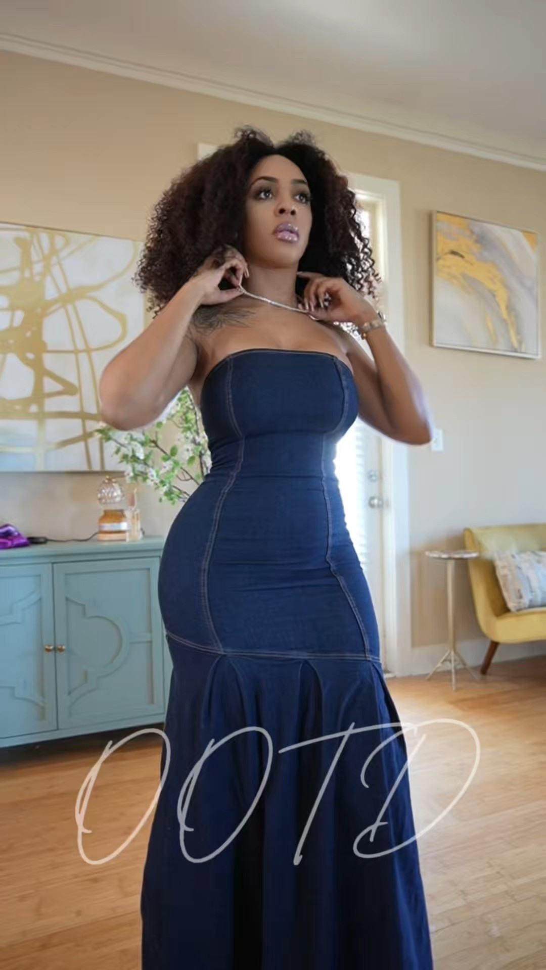 Couldn’t link the exact denim dress I wore (it’s sold out 😭), but I found a few similar styles that give the same energy. These are all perfect if you’re going for that effortless, fitted look with a little drama at the bottom. Think: cute, comfy, and still a statement.✨