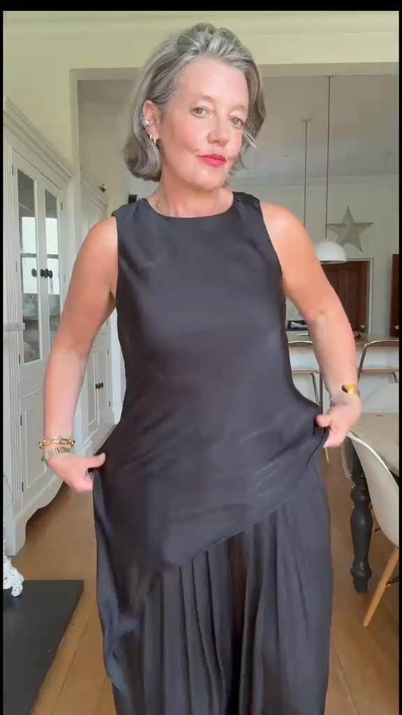 What I’m wearing for summer evenings 🖤
Top size 12
Bottoms size 12



Minimal Black Edit, Effortless Daywear, Chic Summer Style, Monochrome Dressing, Elevated Casual Look, Timeless Wardrobe Staples, Summer Style, Holiday Style, Co-ord, Summer Evening Outfit, Day to Evening Holiday Outfit

#LTKuk #LTKsummer #LTKtravel