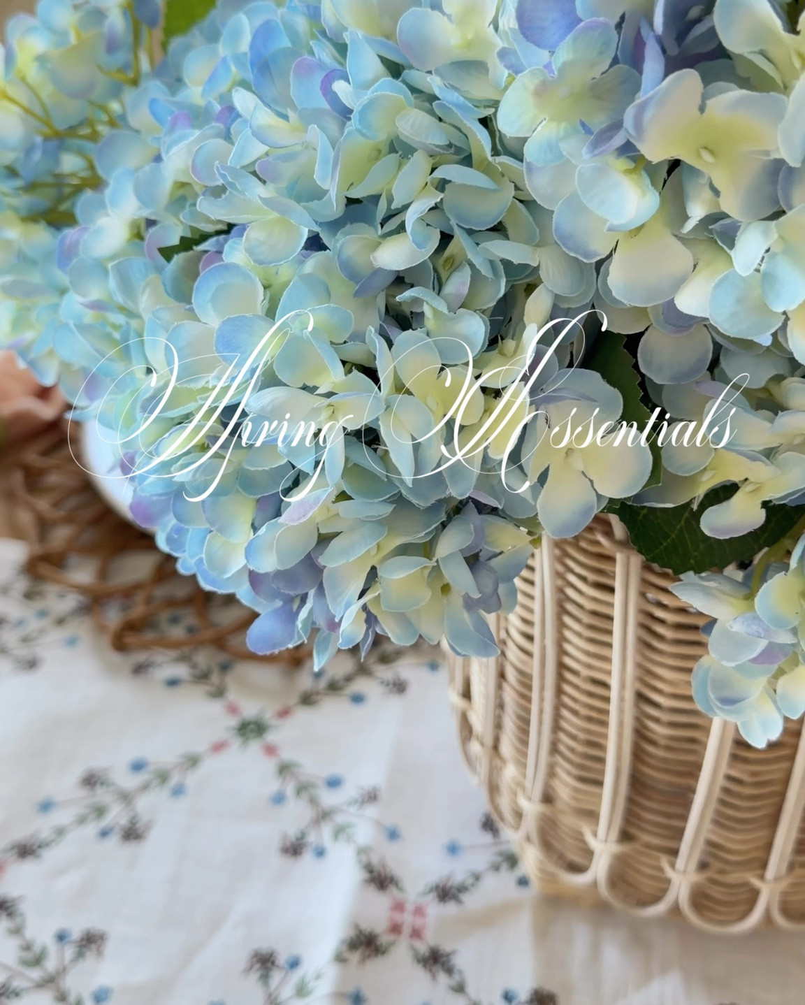 The most beautiful spring essentials from @wayfair! Everything you need to style your home, table and front door for spring!
#ad #wayfair #wayfairpartner

#LTKSeasonal #LTKHome