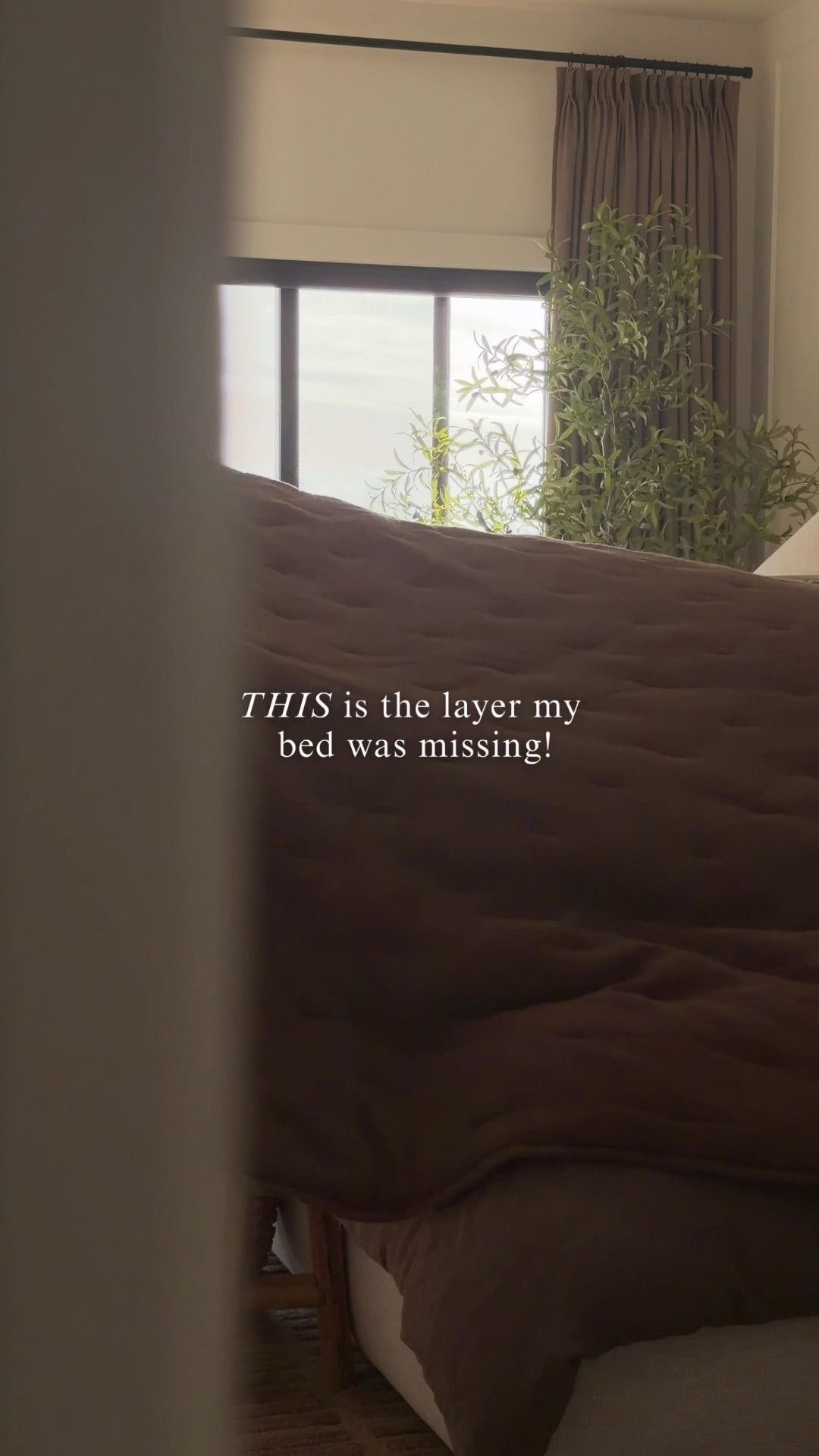 The layer my bed was missing… rich brown, soft and thick but still airy enough to keep that light, cozy feel.

It’s one of those pieces that instantly makes the whole bed look more layered and pulled together.



#LTKhome #LTKsale #LTKstyletip