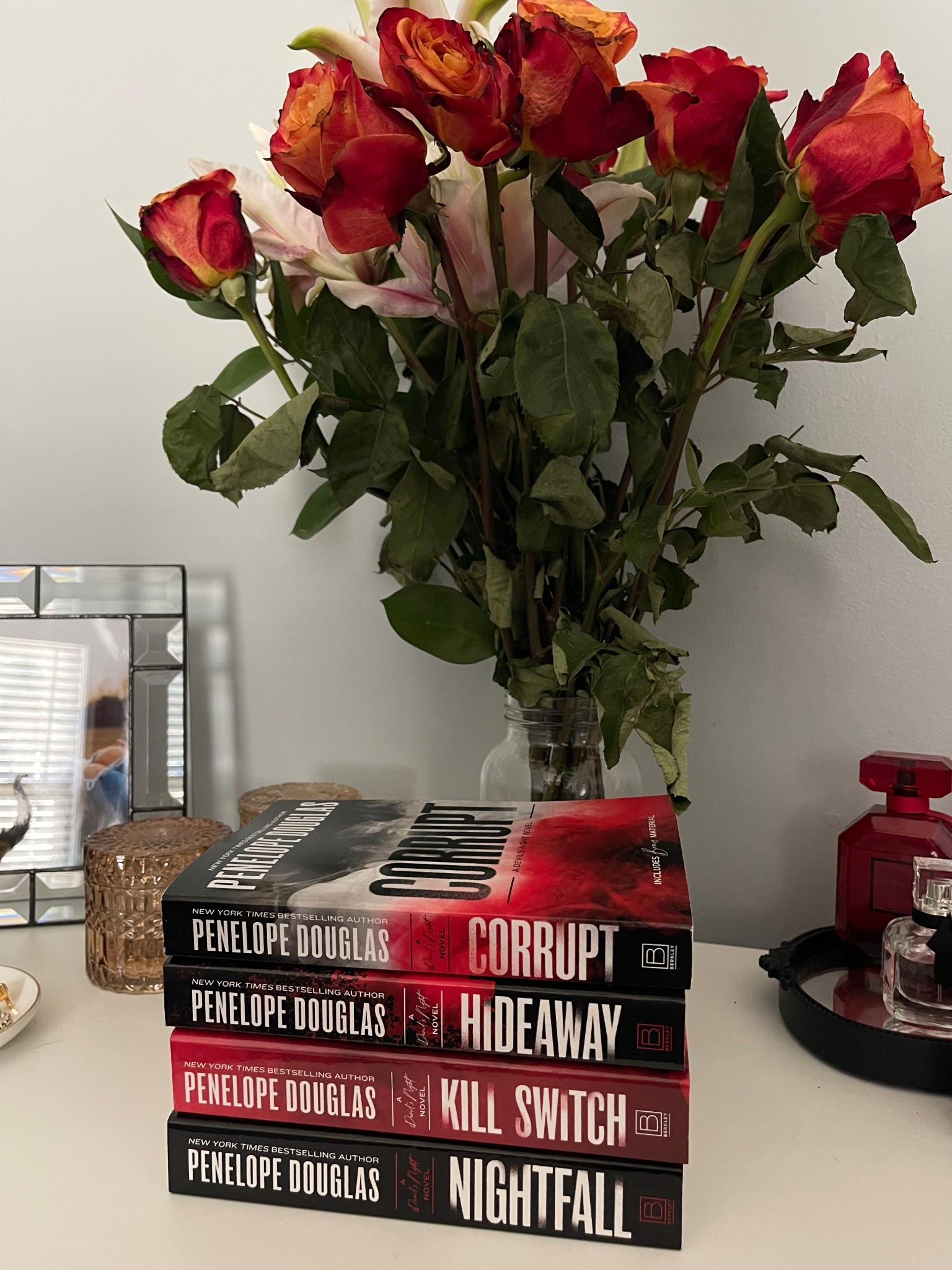 Favorite Valentines Gift 🖤 #books #barns&nobles 

#LTKHome