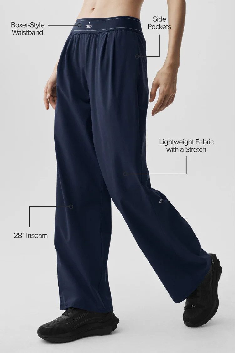 Suit Up Trouser (Short) | Alo Yoga