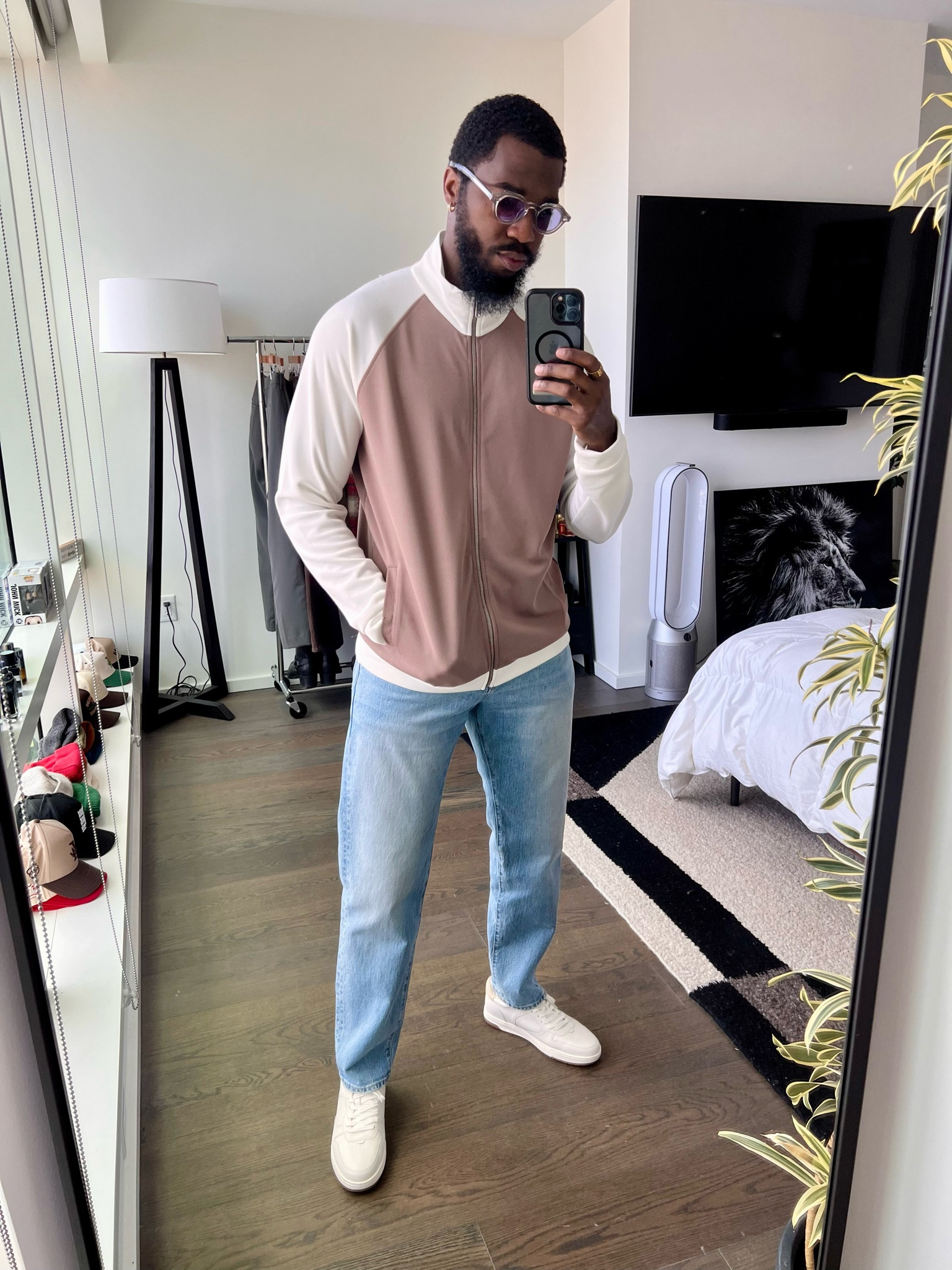 Lightweight zip up jacket with a pair of light wash jeans and white sneakers. Links to all items down below ⬇️!

#LTKmens