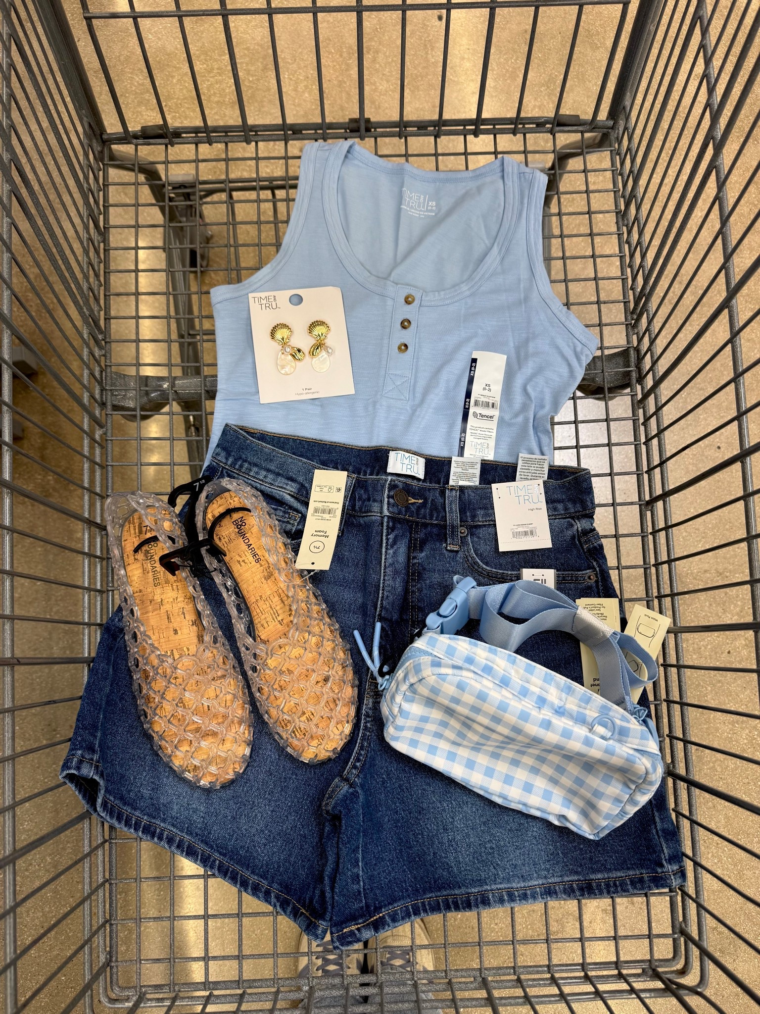 Walmart outfit idea!!

Walmart fashion, Walmart style, affordable fashion 

#LTKootd #LTKmomlife #LTKgrwm