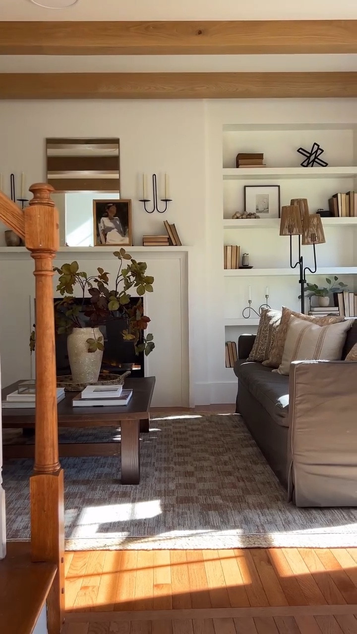 I finally get to share my rug from the new @amberinteriors x @loloirugs collection! /gifted/
 If I could have this rug in every room I would! 😍 It is stunning! This is the Cali CIL-06 in brick/natural. 

🔗Comment SHOP for a link or click the link in my bio!

✨Follow @jennachristianblog for more home inspo, affordable home finds, and styling tips!

#amberlewisxloloi #loloirugs #neutralhomedecor #falldecor #amazonhome #ltkhome