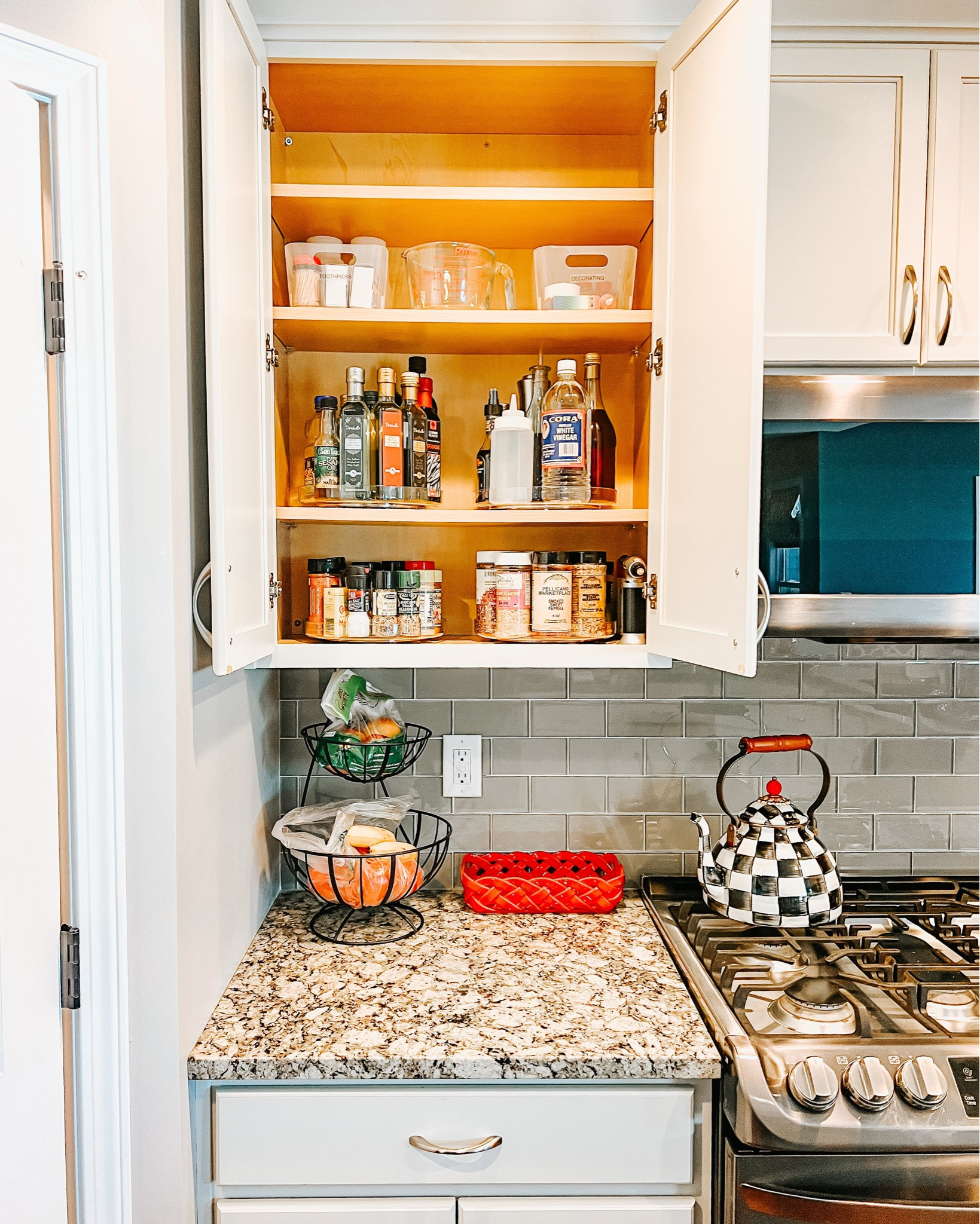 Happy Friday, friends! Just wanted to say thanks for following along for all of our home organizing projects and watching the transformations come to life!

We want to be the inspiration for you to tackle the stress areas in your home, and learn the techniques you need to be confident when doing so. 

We’re always here to answer your organizing questions so never hesitate to ask. We’re always looking to be bette and give you the information you need to be successful in your home. 

Here’s to an organized, sunny weekend ☀️

#organizedbyjm #homeorganization #homeinspo #homeinspiration #professionalorganizer
