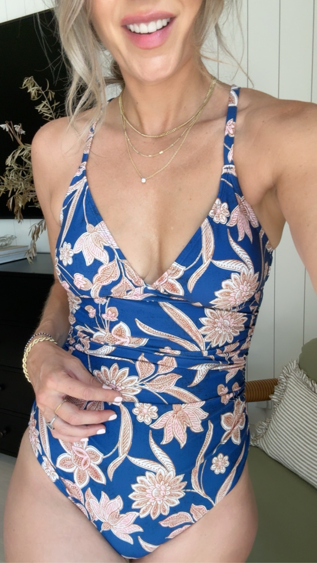 I love this tummy control
Suit! Code LoveAli15 will give you 15% off @Cupshe    orders over 70USD+ and code LoveAli20 will give you 20% off over 135USD+