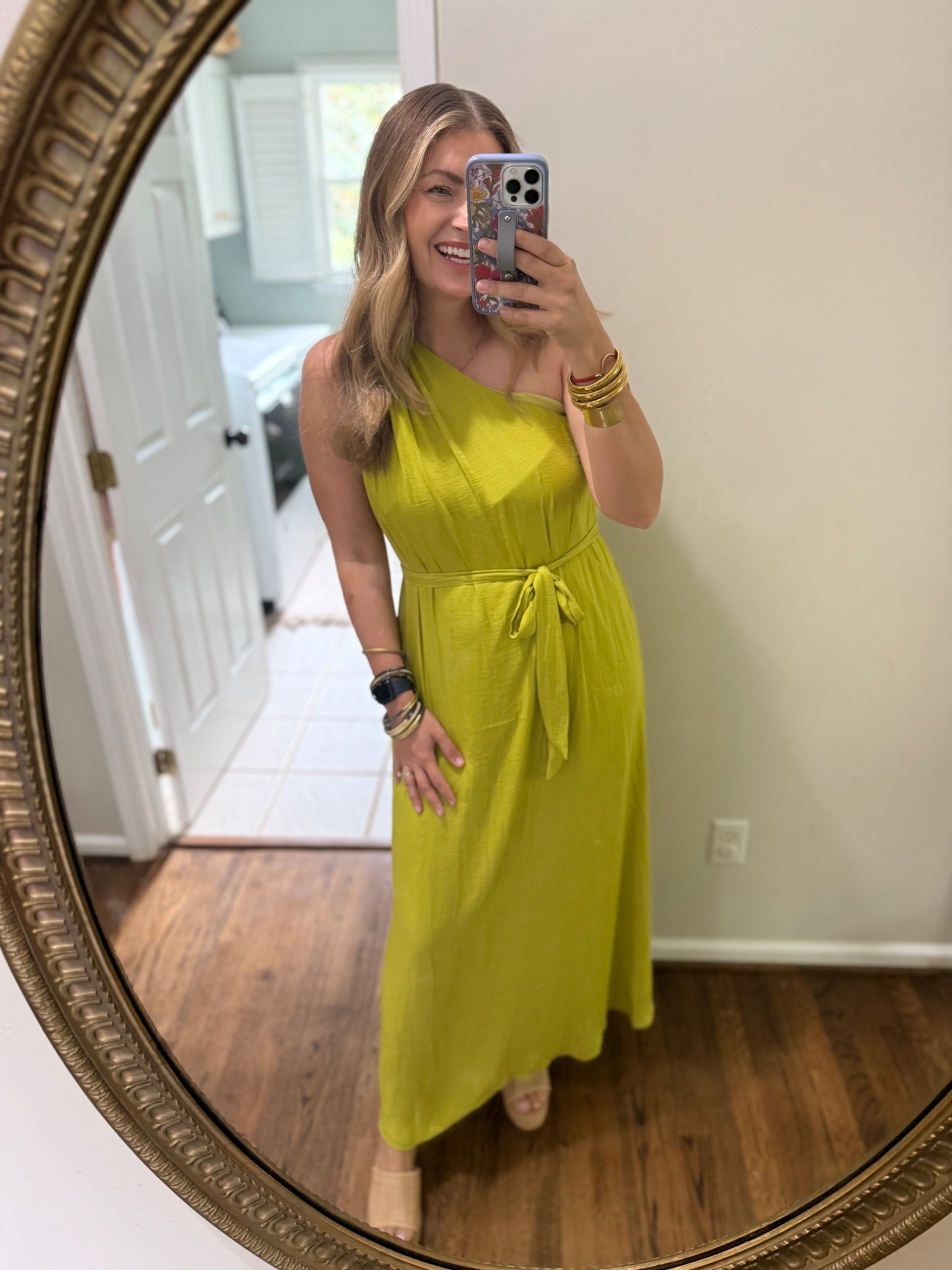 A little Easter pop of color. This would be perfect for all your Summer events. Weddings, graduations, etc! Soooo comfy and cute  