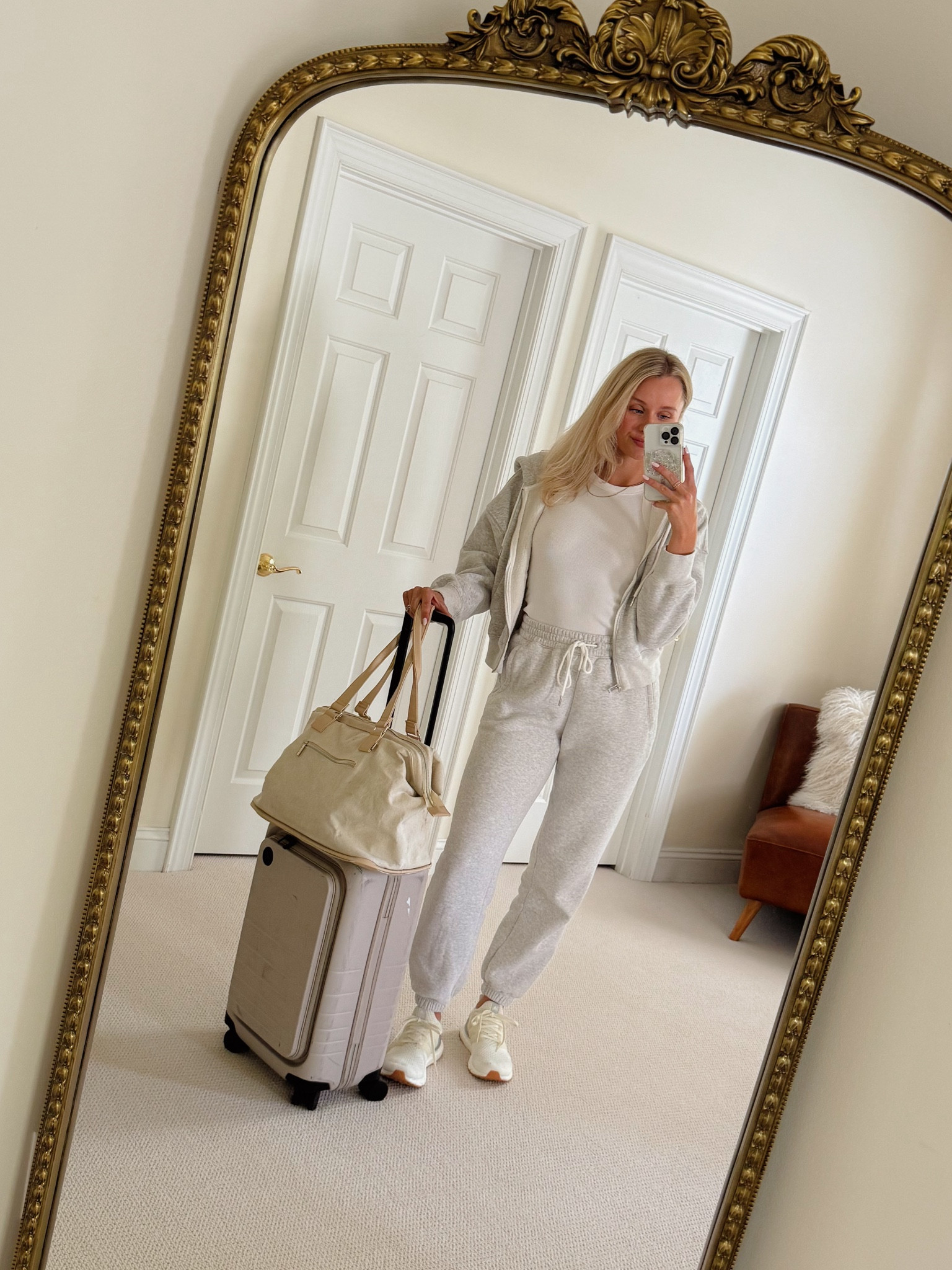 The comfiest travel outfit from Abercrombie 🤍

#LTKFindsUnder100 #LTKTravel