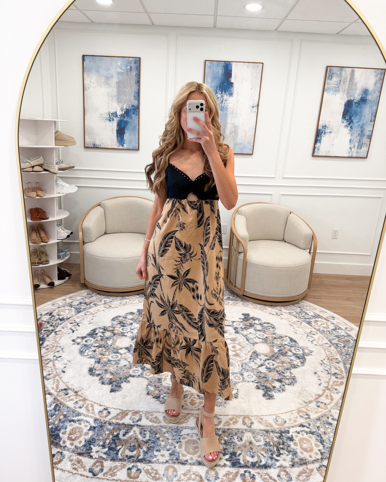 @Target tropical midi dress just became the vacation piece I didn’t know I needed this summer — and I am completely obsessed 🌴🤍✨
The studded black bodice, the gorgeous tropical print, the tiered ruffle hem — everything about this dress is feminine, effortless, and so incredibly chic. The kind of elevated look that takes you from the beach straight to dinner without missing a beat.

#LTKootd #LTKTravel #LTKSeasonal