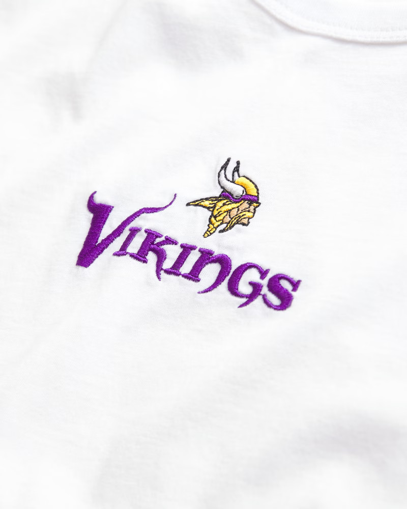 Short-Sleeve Minnesota Vikings Graphic Skimming Tee | Abercrombie & Fitch (US)